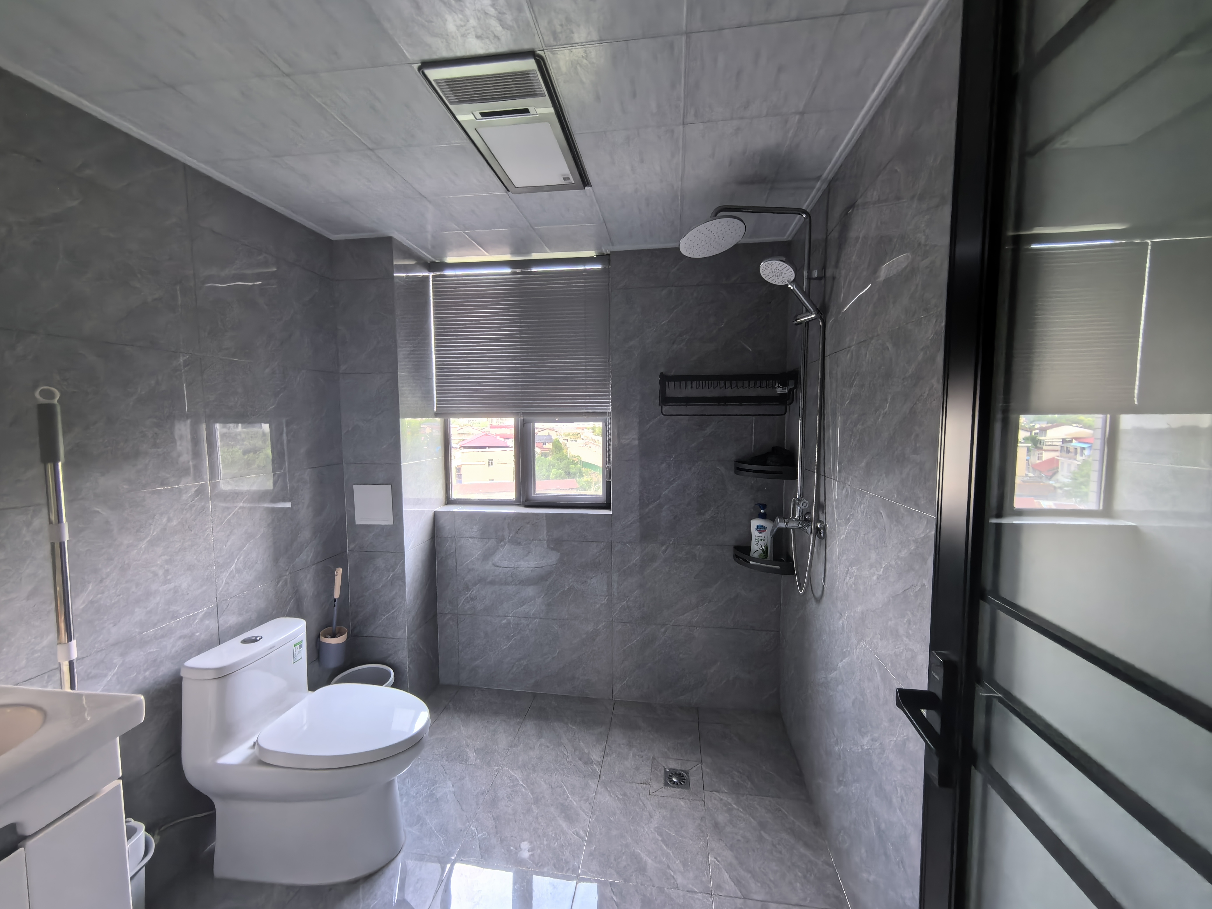 东岳新外滩 3室2厅2卫 2800.0元/月 东岳新外滩 3室2厅2卫 2800.0元/月室内图