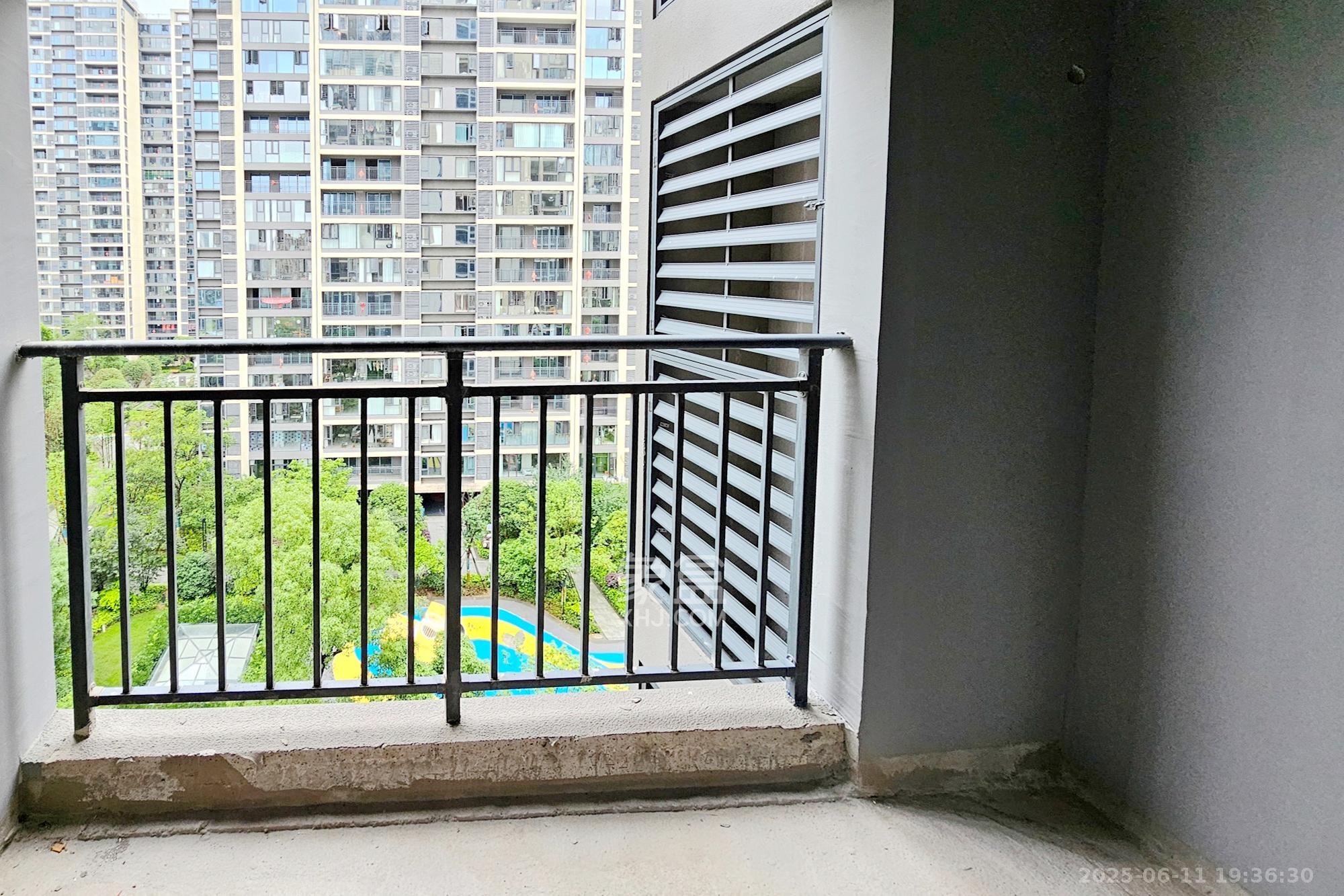 润和星河玥 4室2厅2卫 125.0万 润和星河玥 4室2厅2卫 125.0万阳台