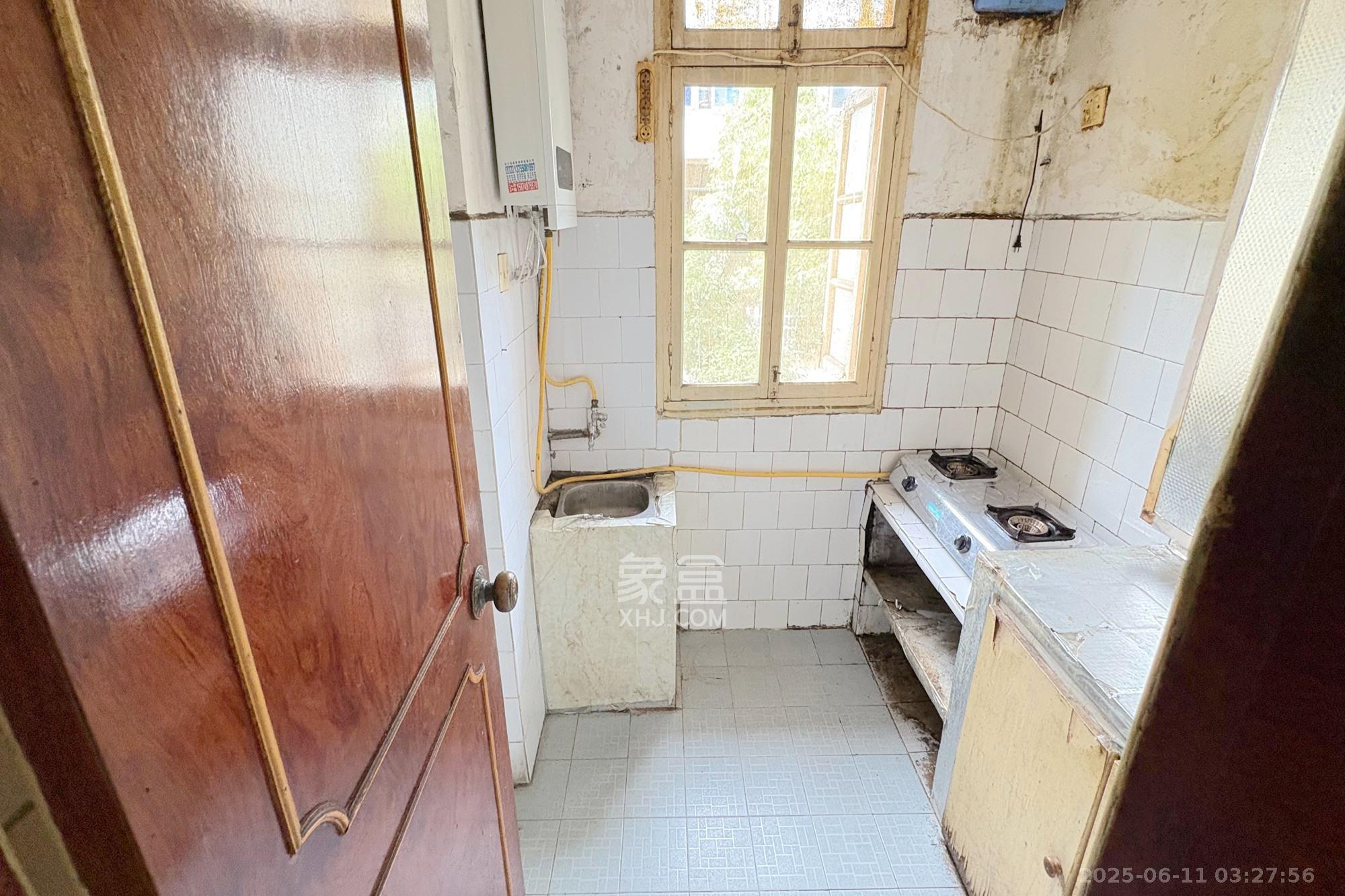 人民新村  2室1厅1卫    35.0万 人民新村  2室1厅1卫    35.0万厨房