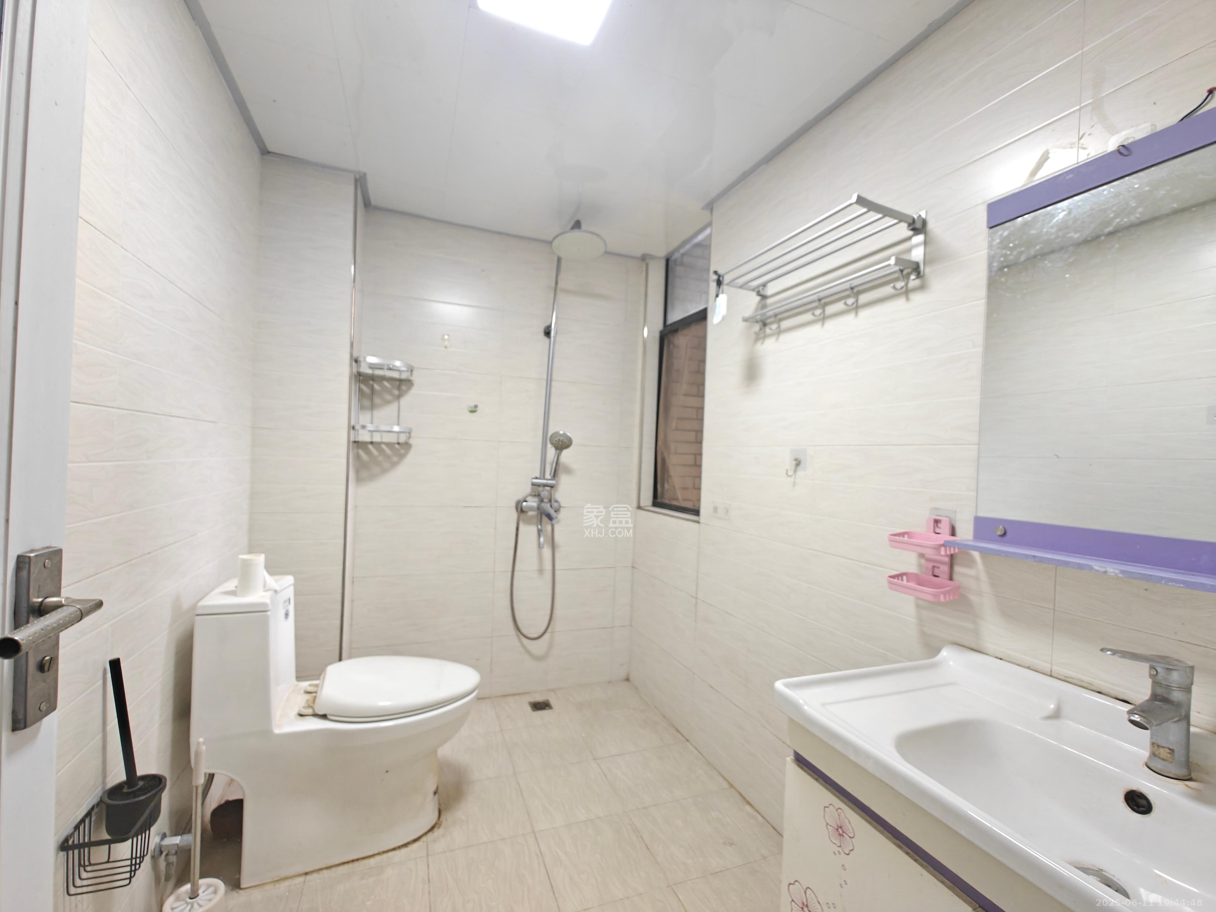 三江花中城 3室2厅2卫 3000.0元/月 三江花中城 3室2厅2卫 3000.0元/月室内图