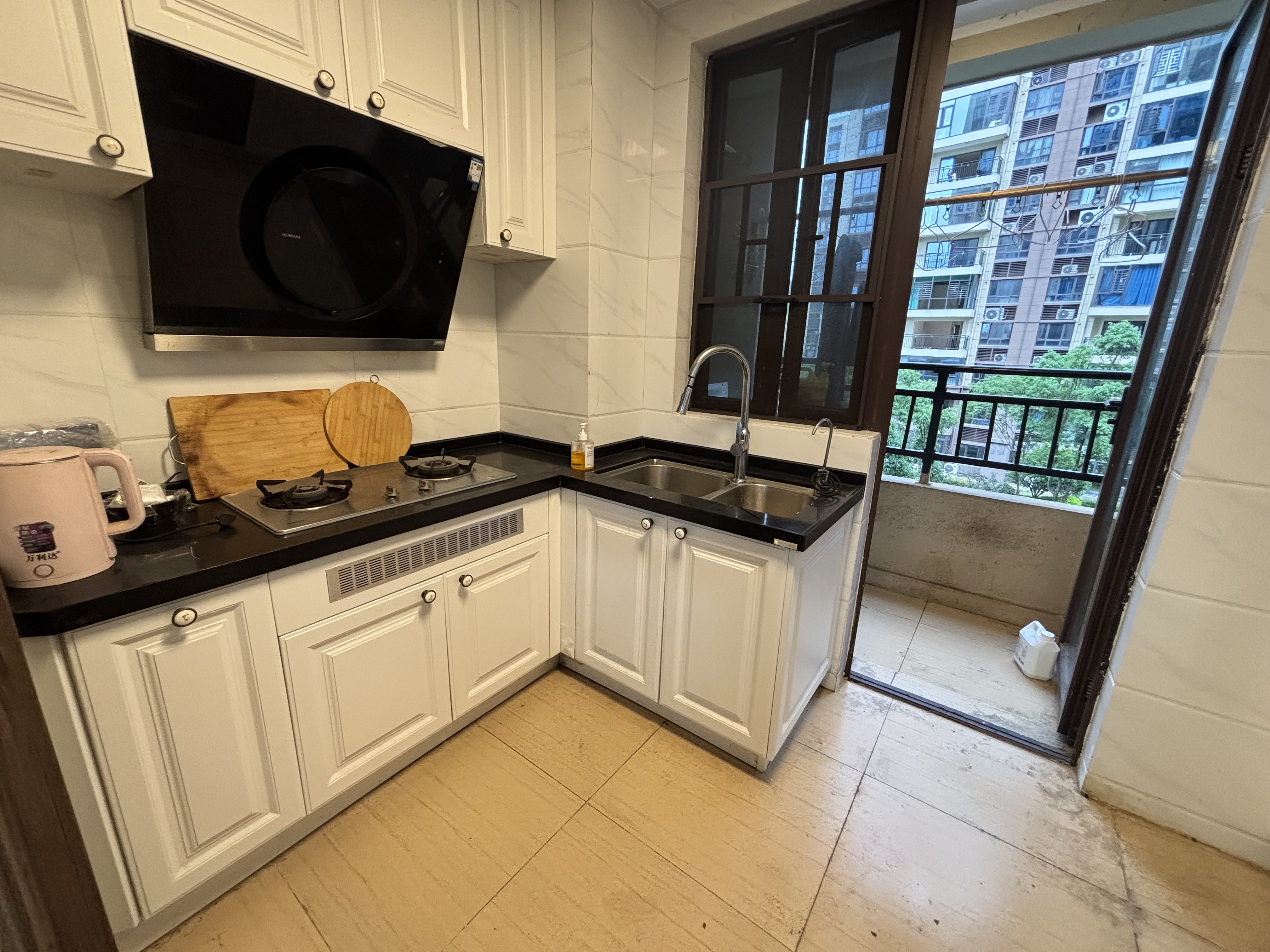 碧桂园豪园-二期 3室0厅0卫 1680.0元/月 碧桂园豪园-二期 3室0厅0卫 1680.0元/月室内图