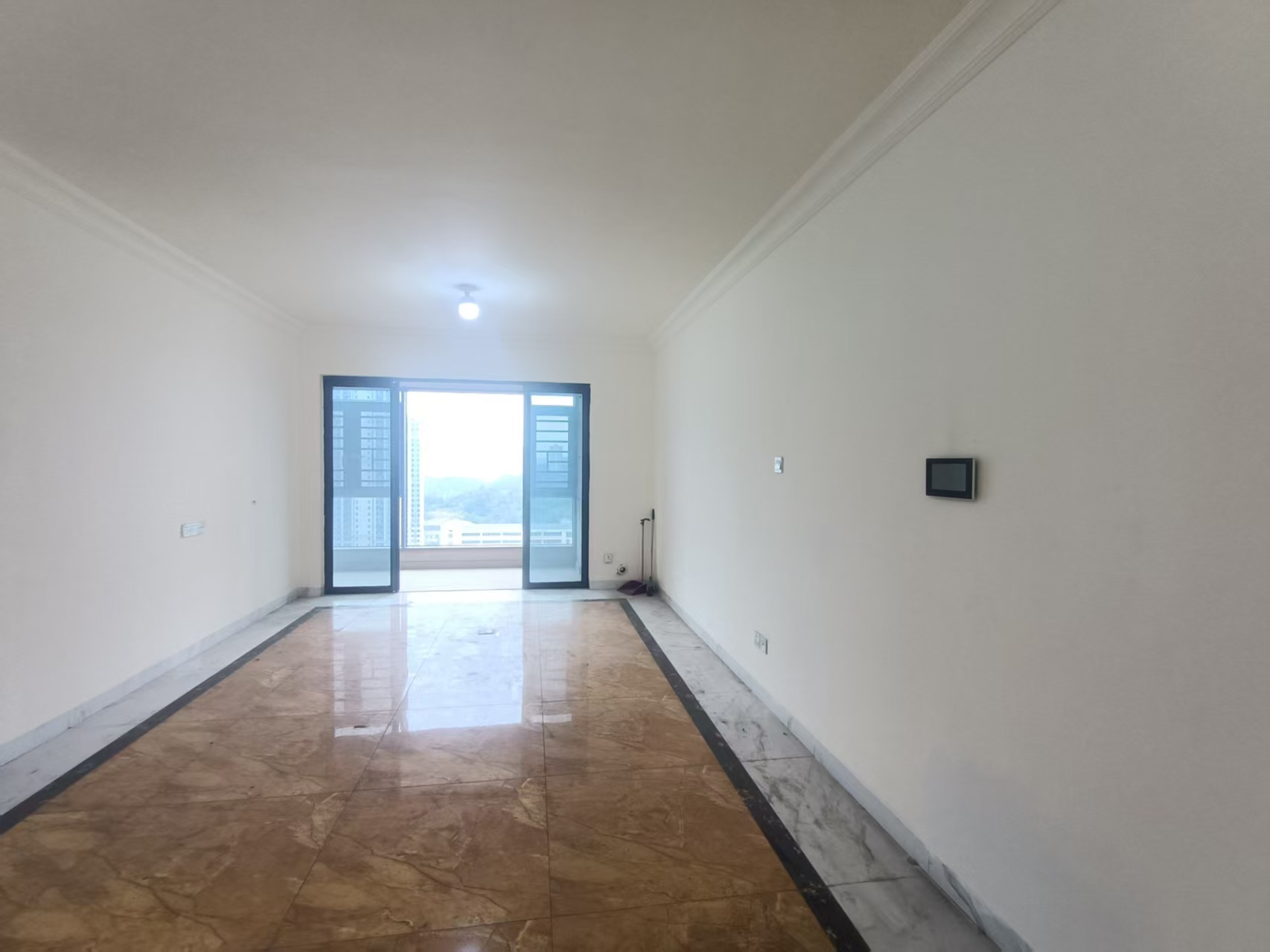 碧桂园梓山府 3室2厅2卫 1700.0元/月 碧桂园梓山府 3室2厅2卫 1700.0元/月室内图