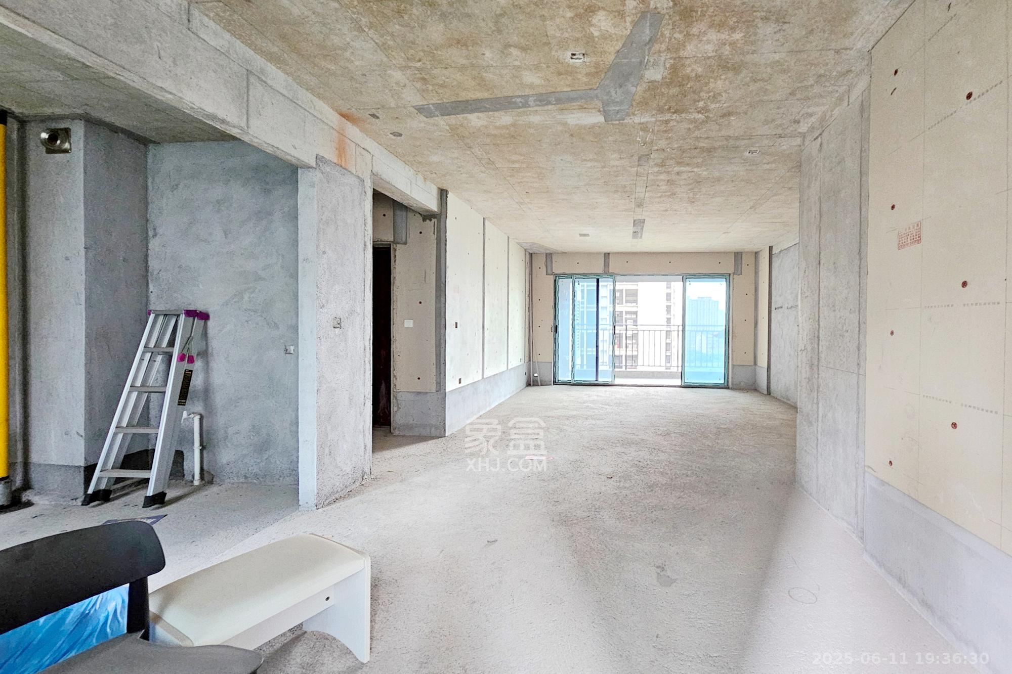 润和星河玥 4室2厅2卫 125.0万 润和星河玥 4室2厅2卫 125.0万客厅