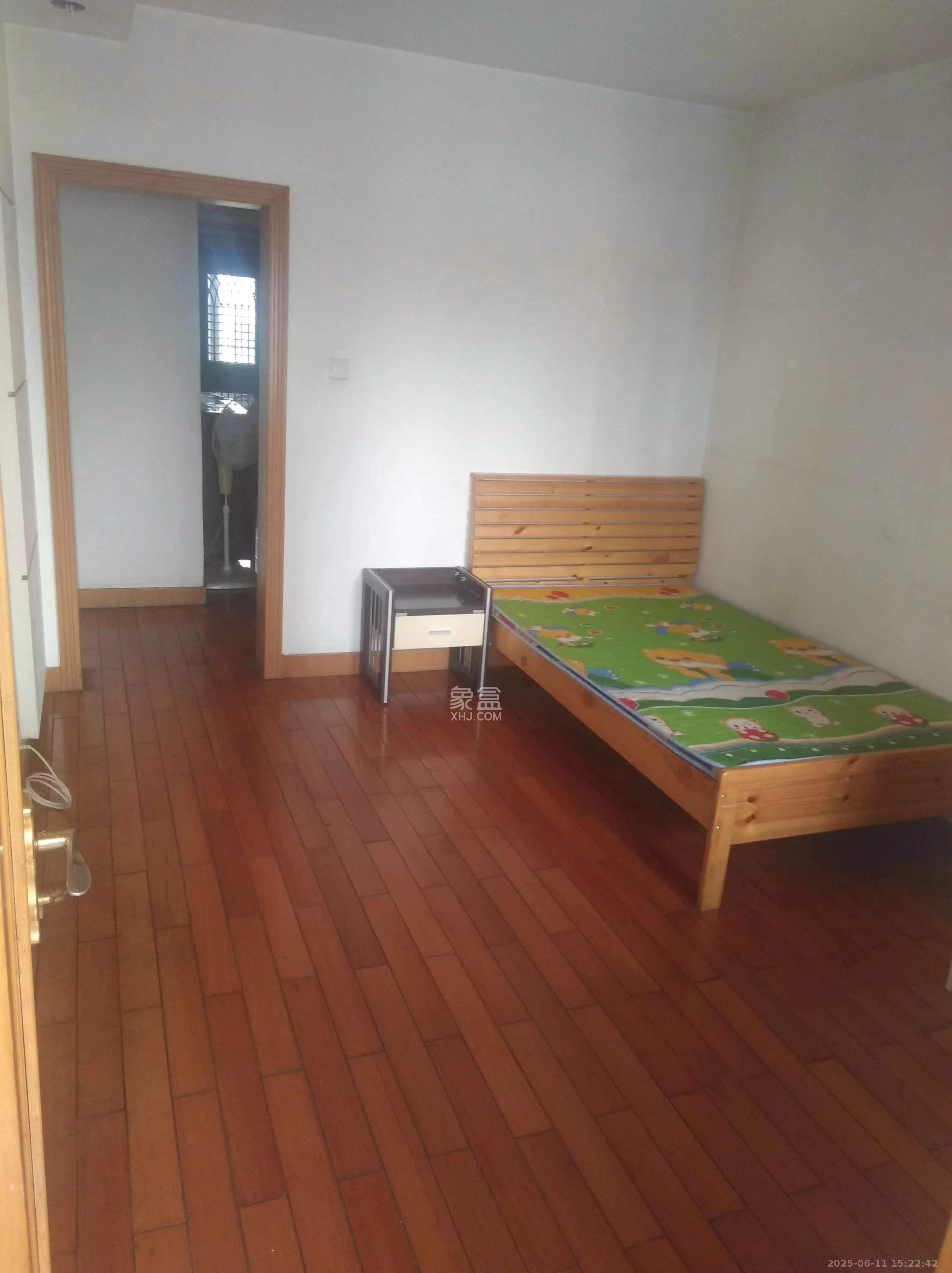 新闻出版局单位房 3室2厅2卫 3600.0元/月 新闻出版局单位房 3室2厅2卫 3600.0元/月室内图