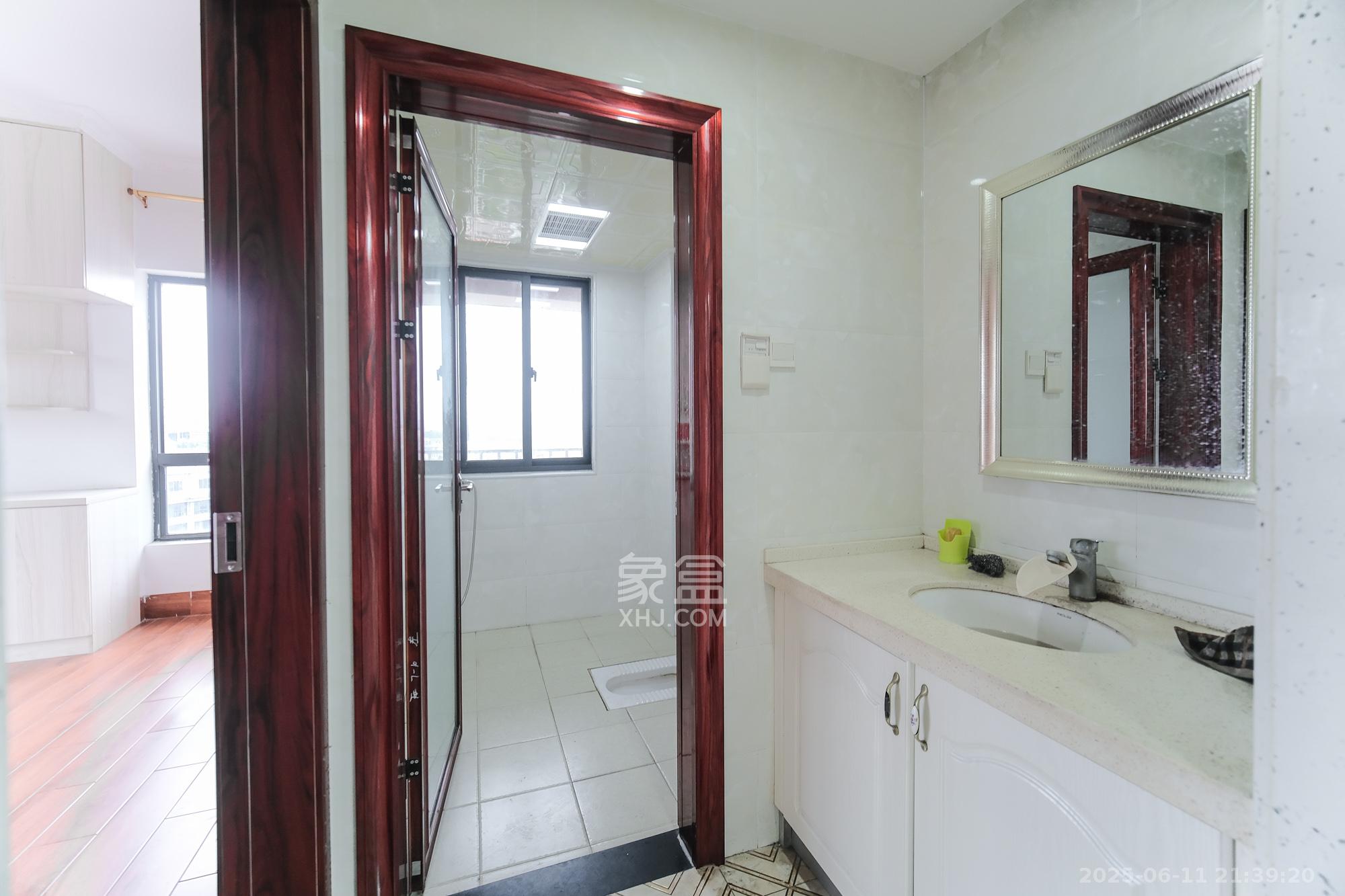 山水湾 3室2厅1卫 67.0万 山水湾 3室2厅1卫 67.0万卫生间