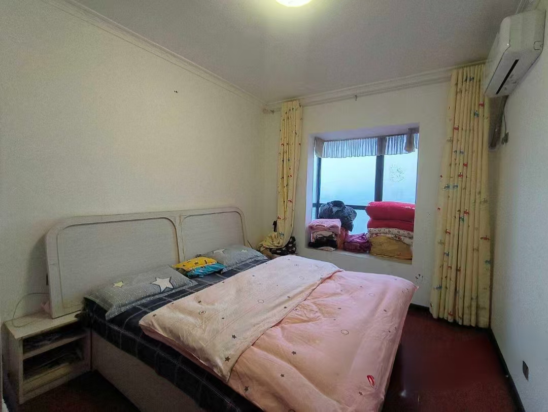 东方明珠 2室2厅1卫 36.8万 东方明珠 2室2厅1卫 36.8万客厅