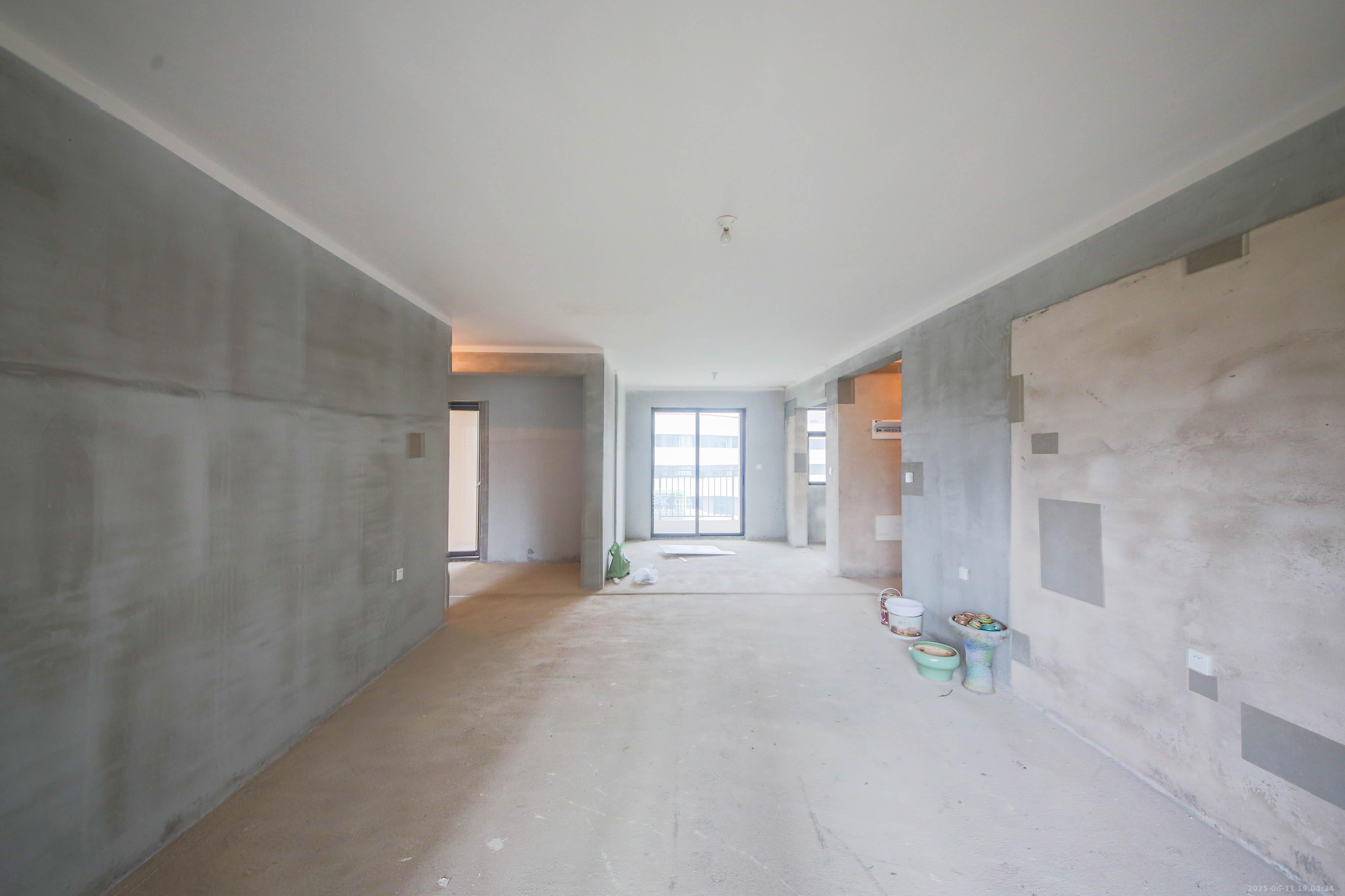 中建钰和城  4室2厅2卫   190.00万