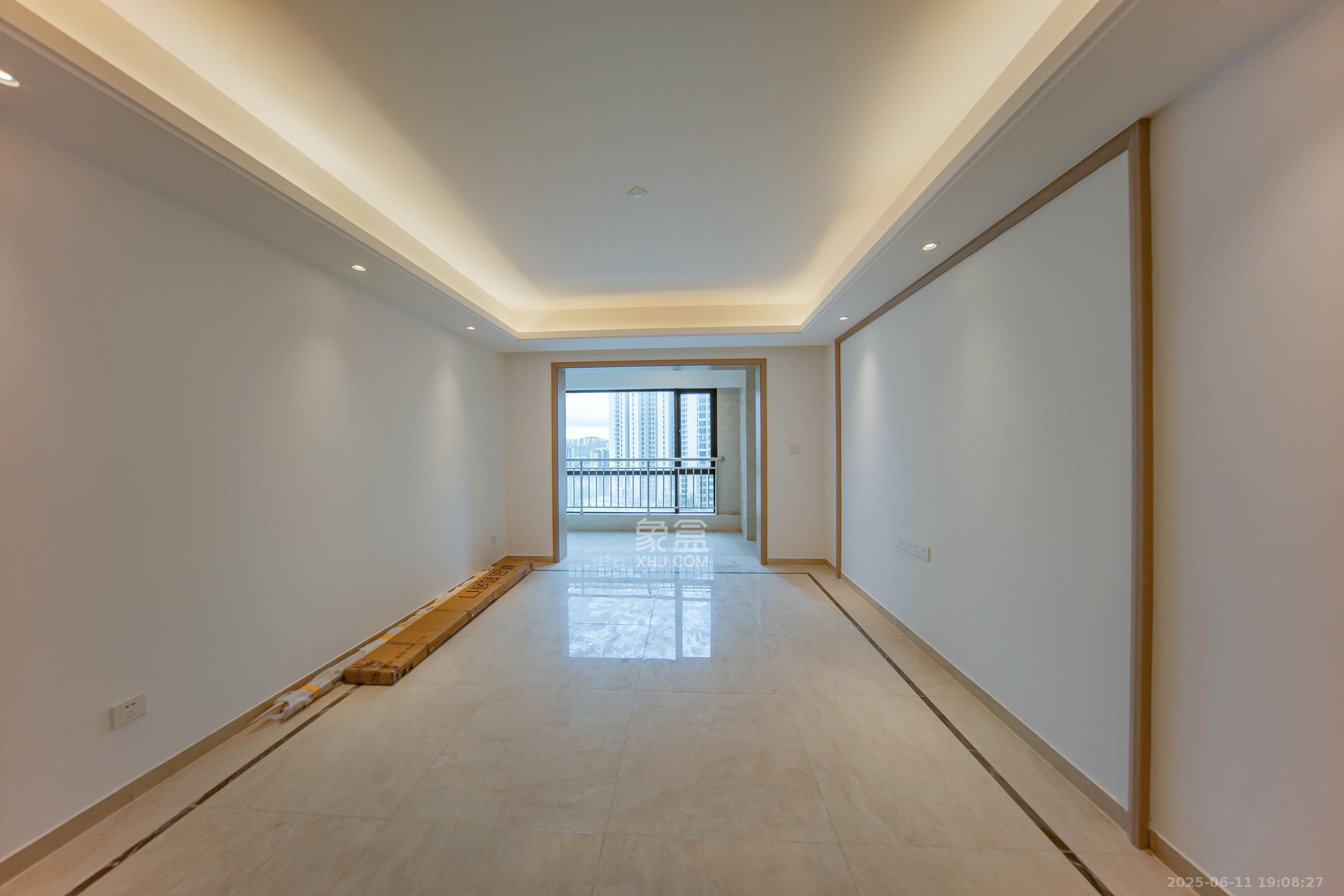 建投象山国际  3室2厅2卫   142.80万客厅
