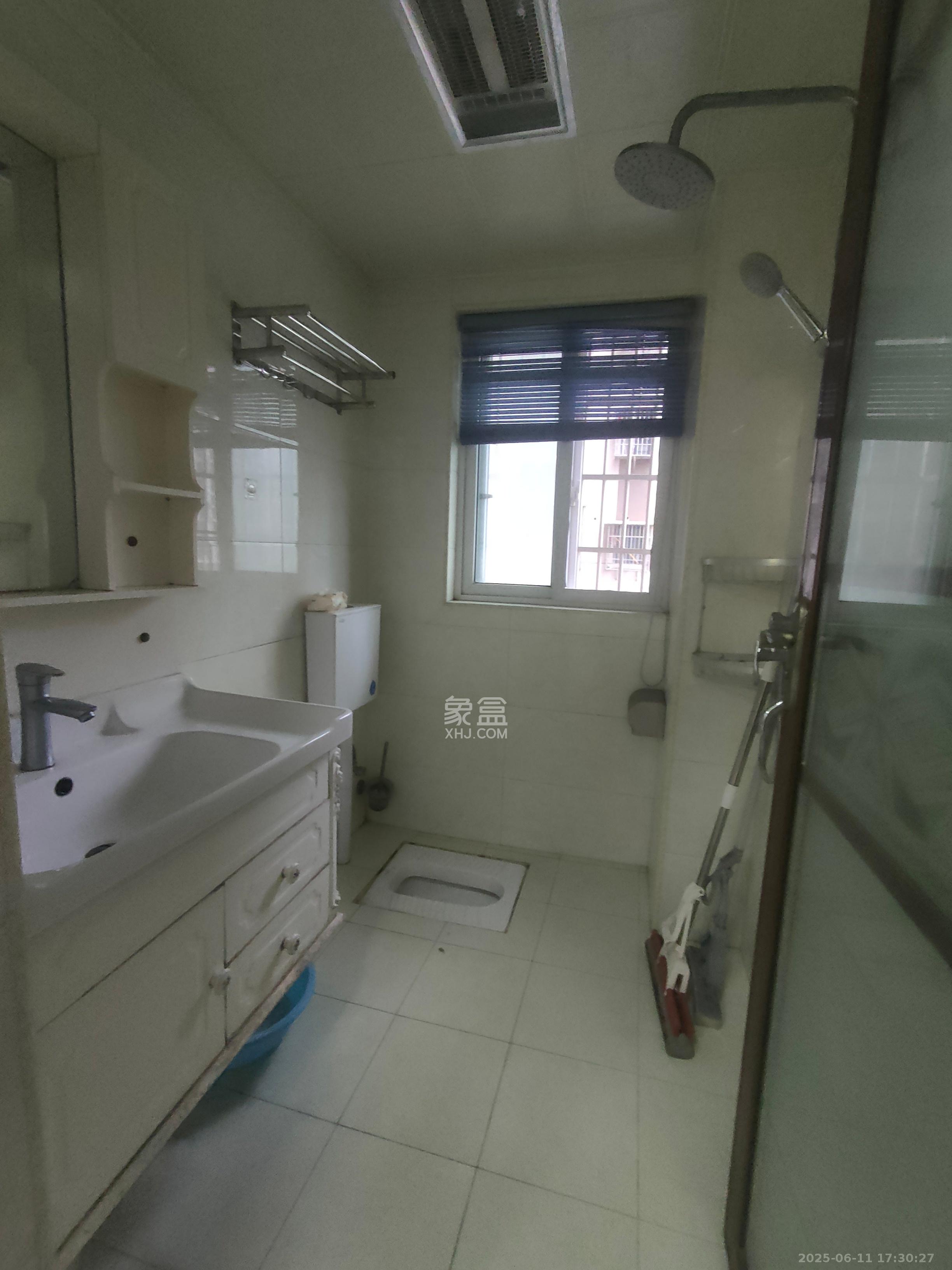 嘉顺苑 4室2厅1卫 2100.0元/月 嘉顺苑 4室2厅1卫 2100.0元/月室内图