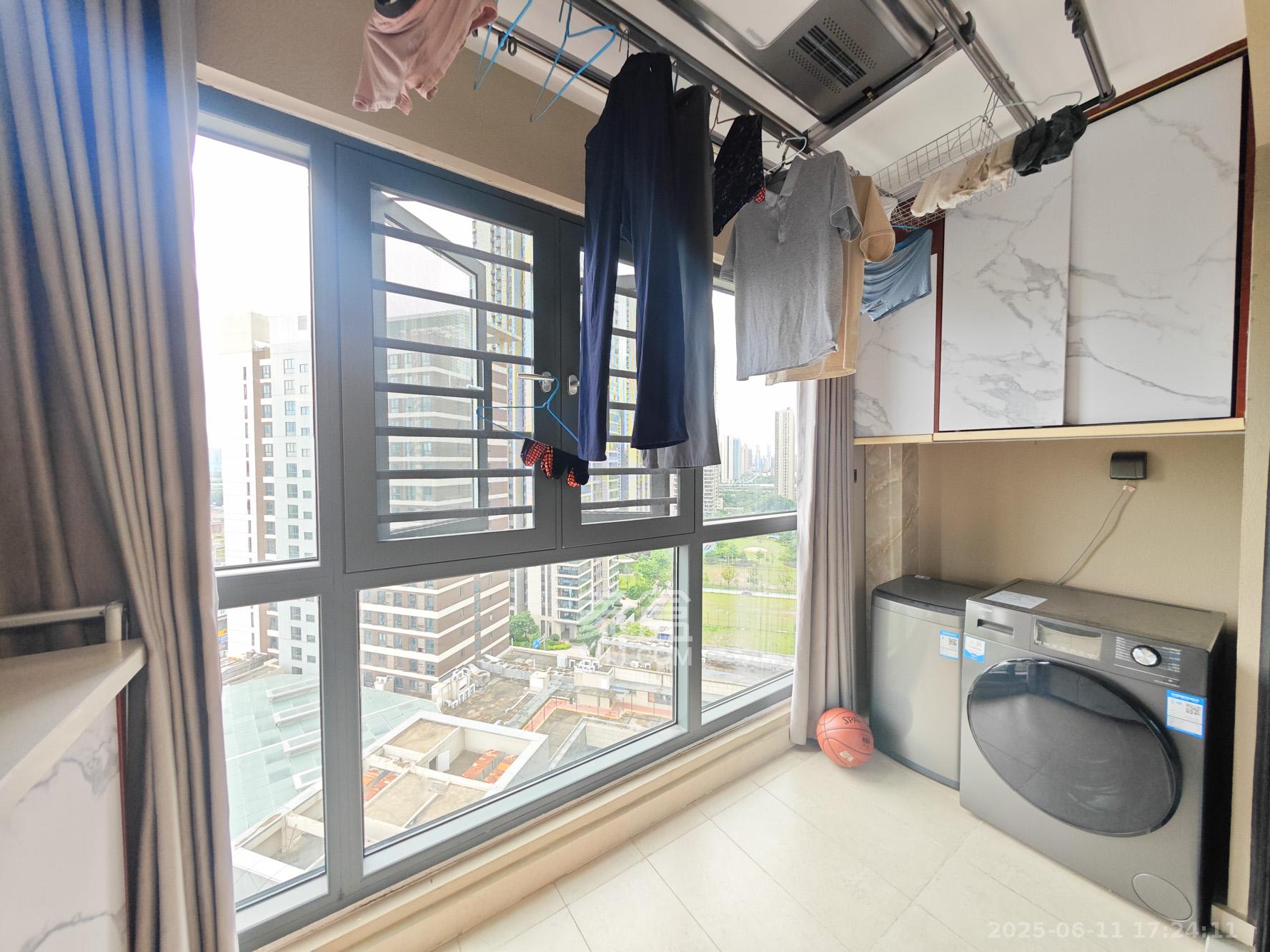 万科魅力之城 3室2厅2卫 115.0万 万科魅力之城 3室2厅2卫 115.0万其他