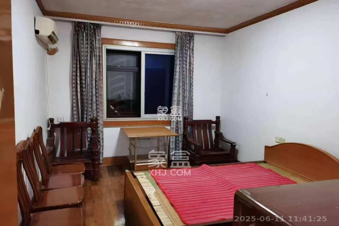 湖南大学民主村 2室1厅1卫 2700.0元/月 湖南大学民主村 2室1厅1卫 2700.0元/月室内图