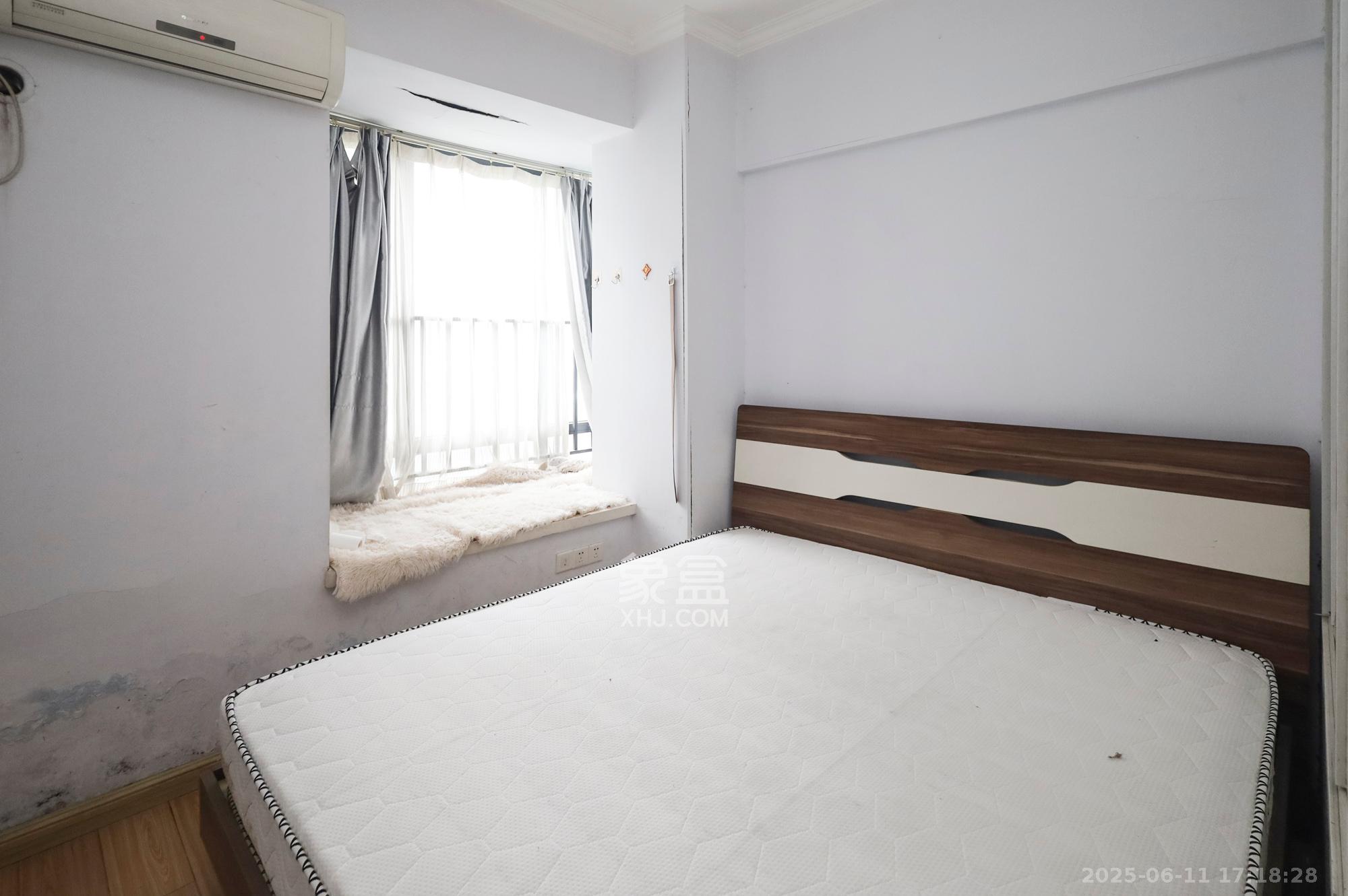 极目楚天 2室2厅1卫 45.0万 极目楚天 2室2厅1卫 45.0万卧室