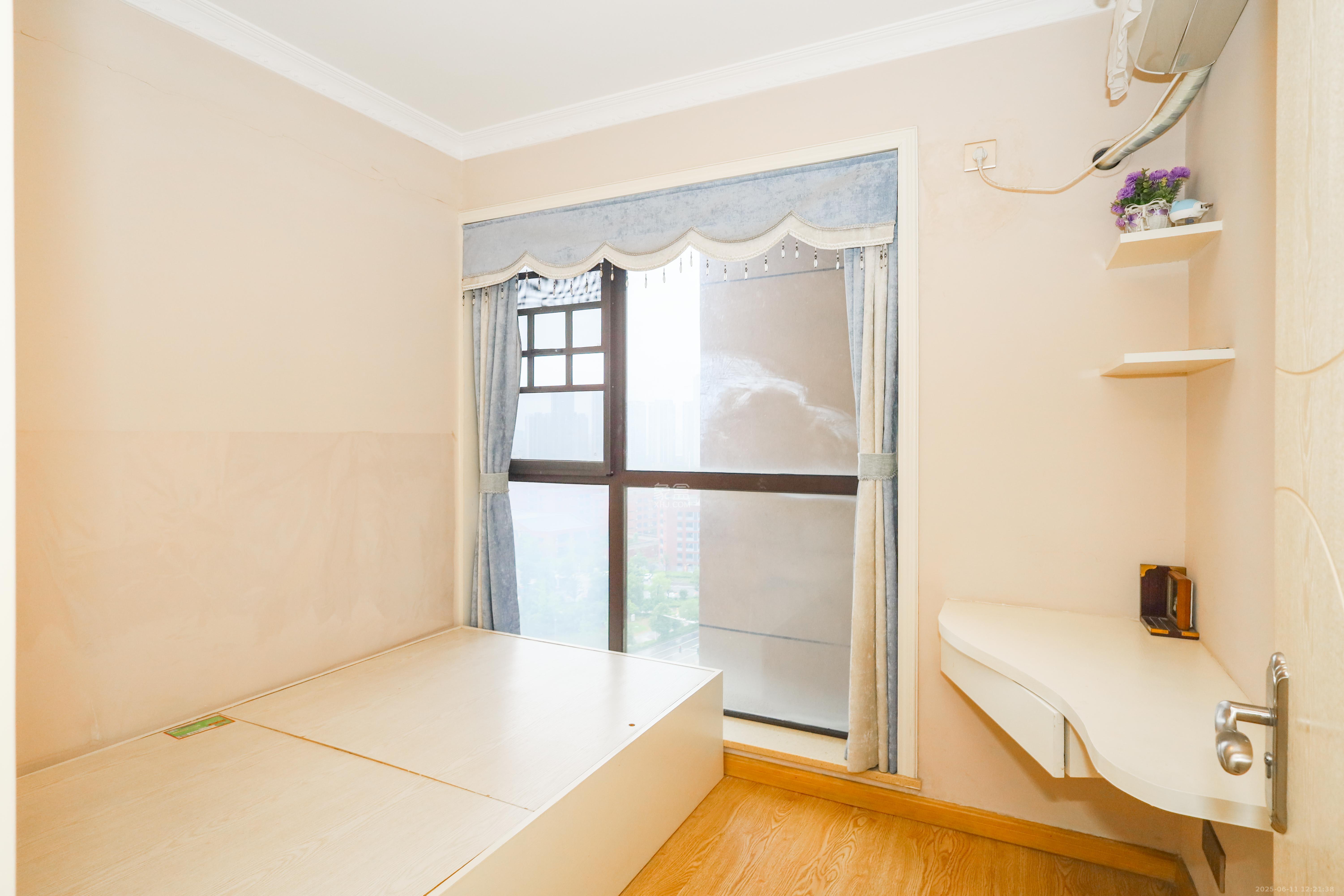 梅溪鑫苑名家  3室2厅1卫    99.8万 梅溪鑫苑名家  3室2厅1卫    99.8万卧室