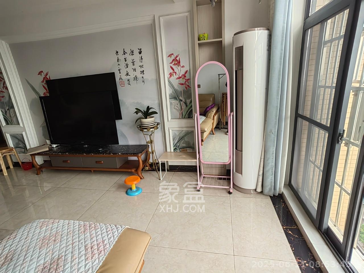 中悦领秀城  3室2厅1卫   1900.00元/月室内图