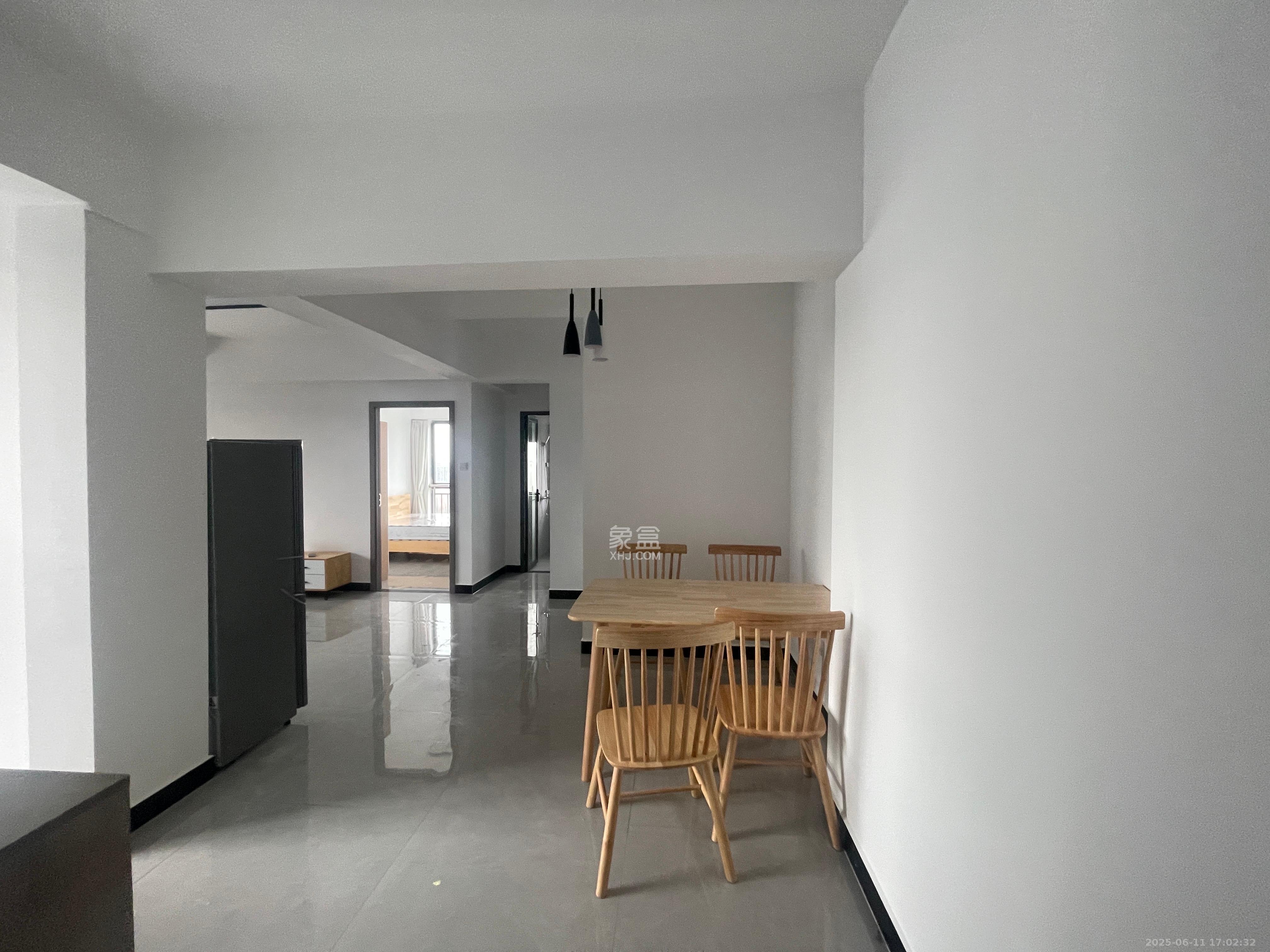 亚商国际  2室2厅1卫    2000.0元/月室内图