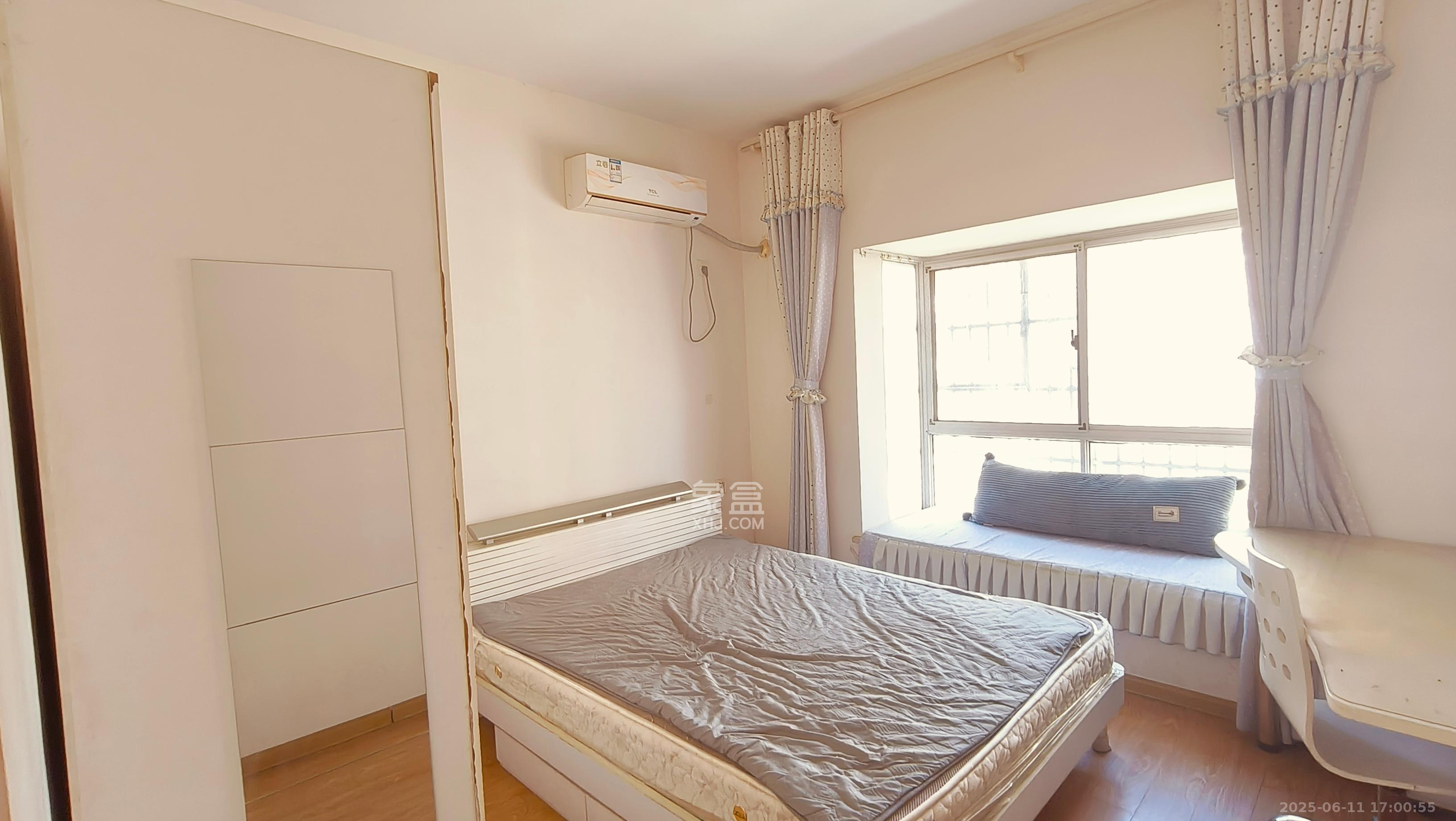 星城雅郡  3室2厅2卫    1800.0元/月 星城雅郡  3室2厅2卫    1800.0元/月室内图