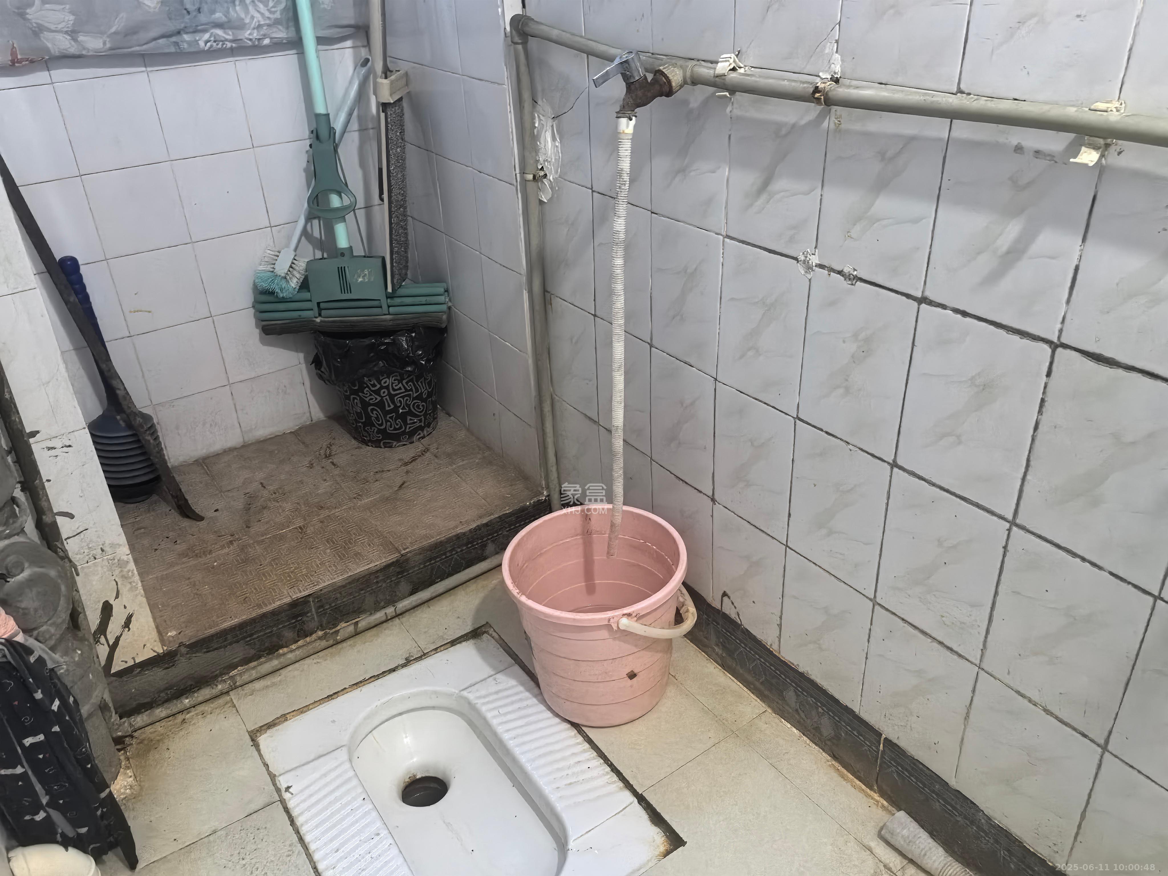 晴佳巷散盘  2室1厅1卫    1300.0元/月室内图