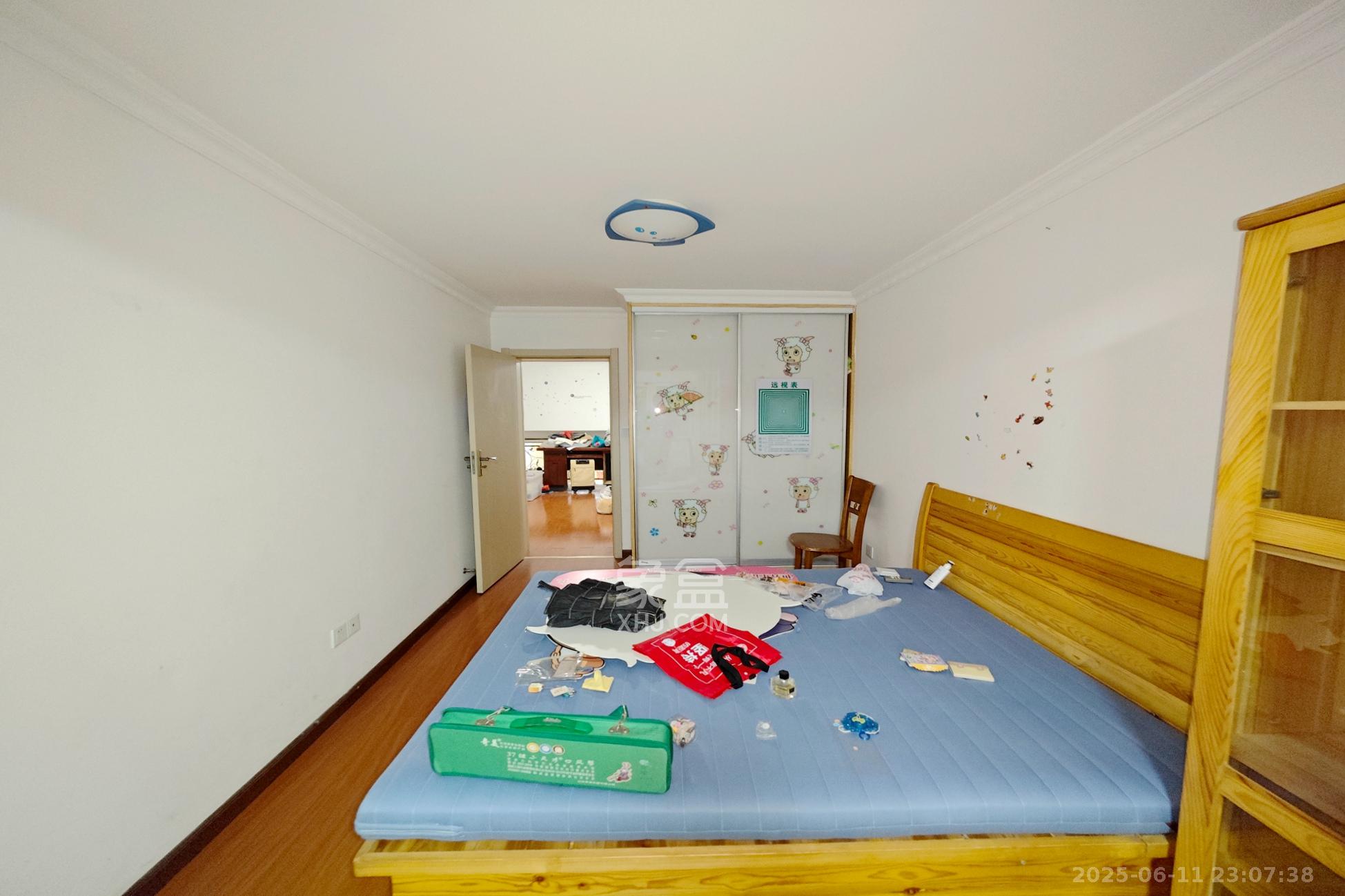 建丰公寓(长沙卷烟厂宿舍) 4室2厅2卫 82.8万 建丰公寓(长沙卷烟厂宿舍) 4室2厅2卫 82.8万卧室