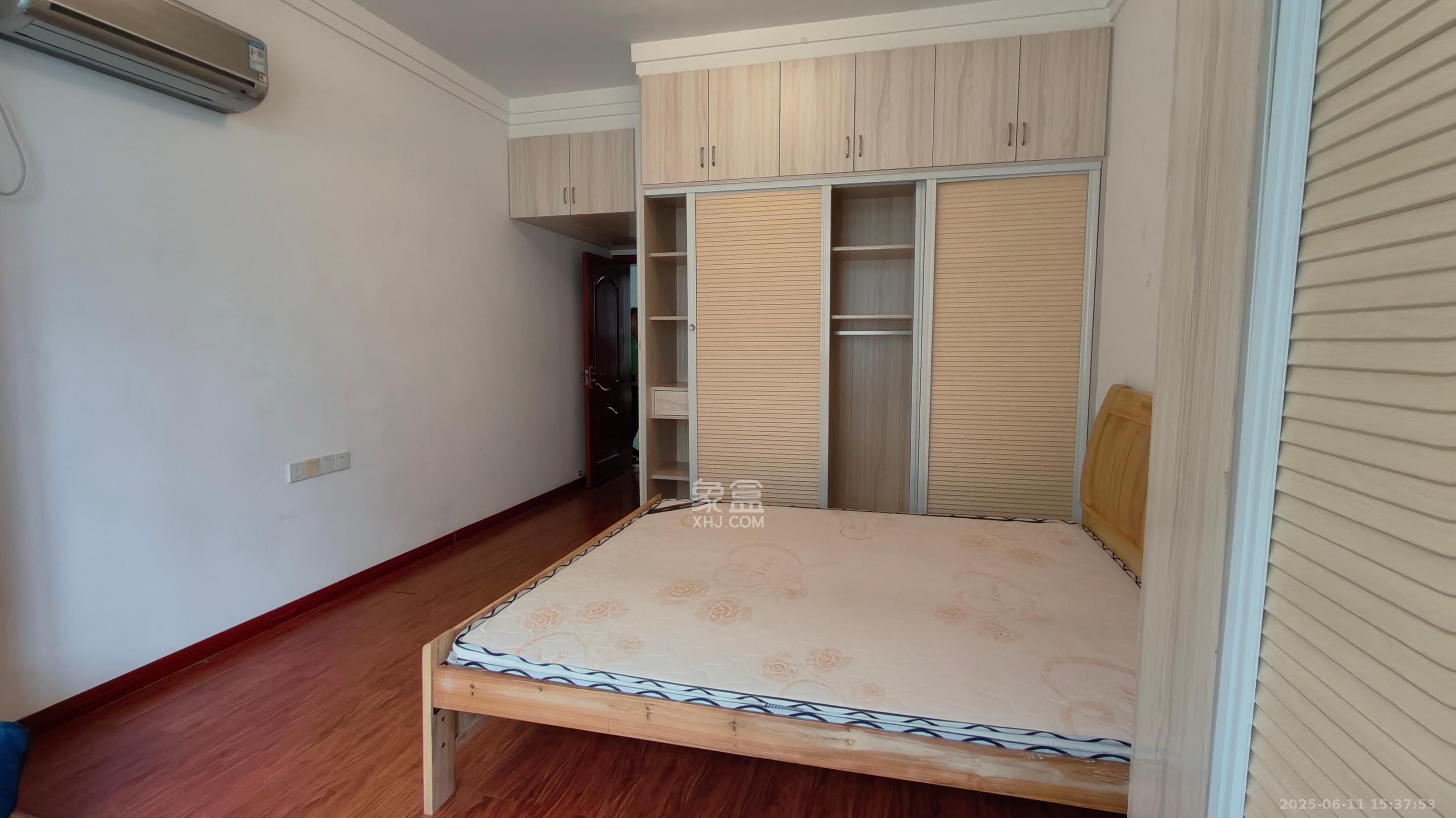 五星龙廻塘小区 3室2厅1卫 2200.0元/月 五星龙廻塘小区 3室2厅1卫 2200.0元/月室内图