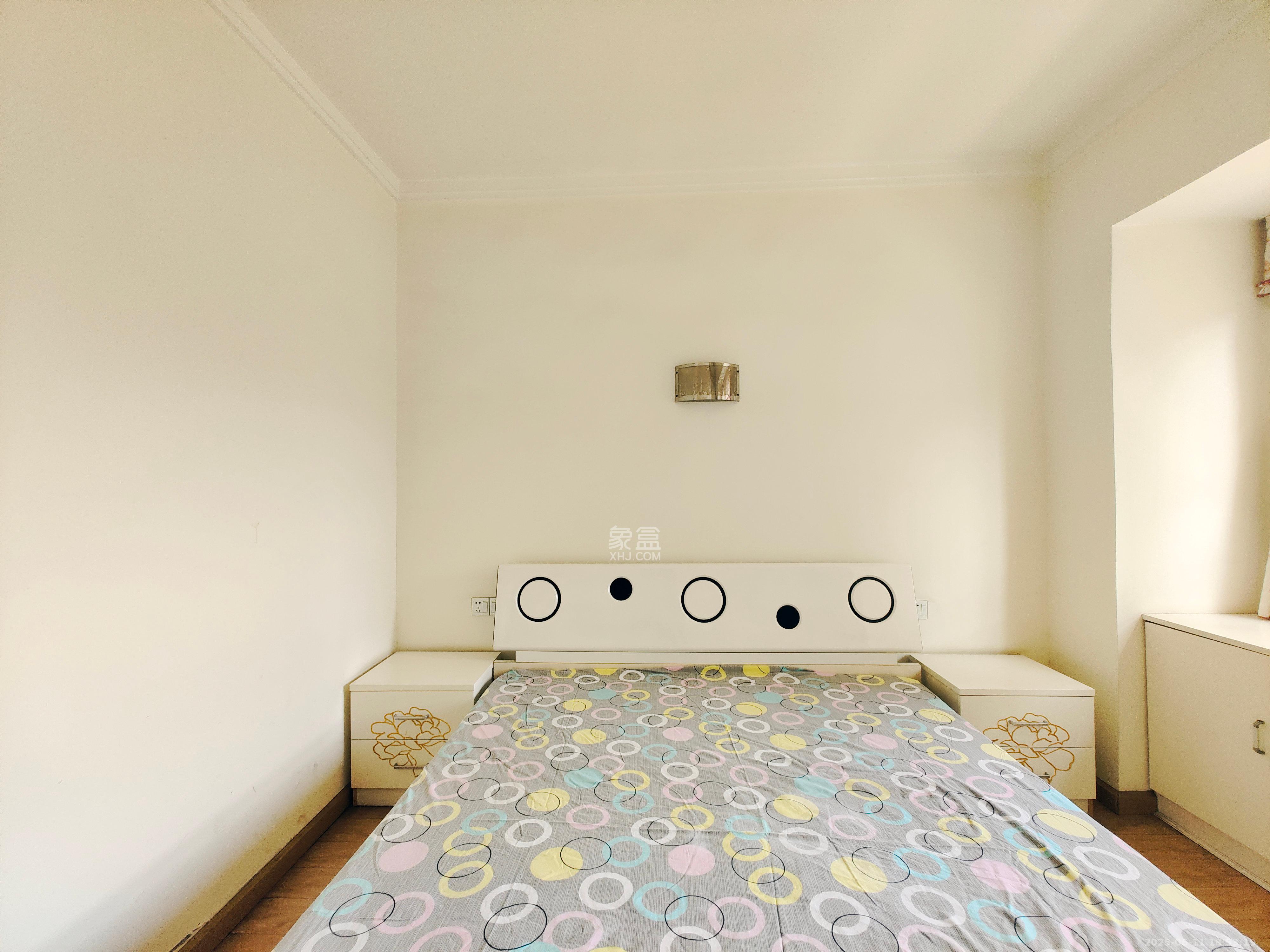 星蓝湾  3室2厅2卫    3100.0元/月室内图