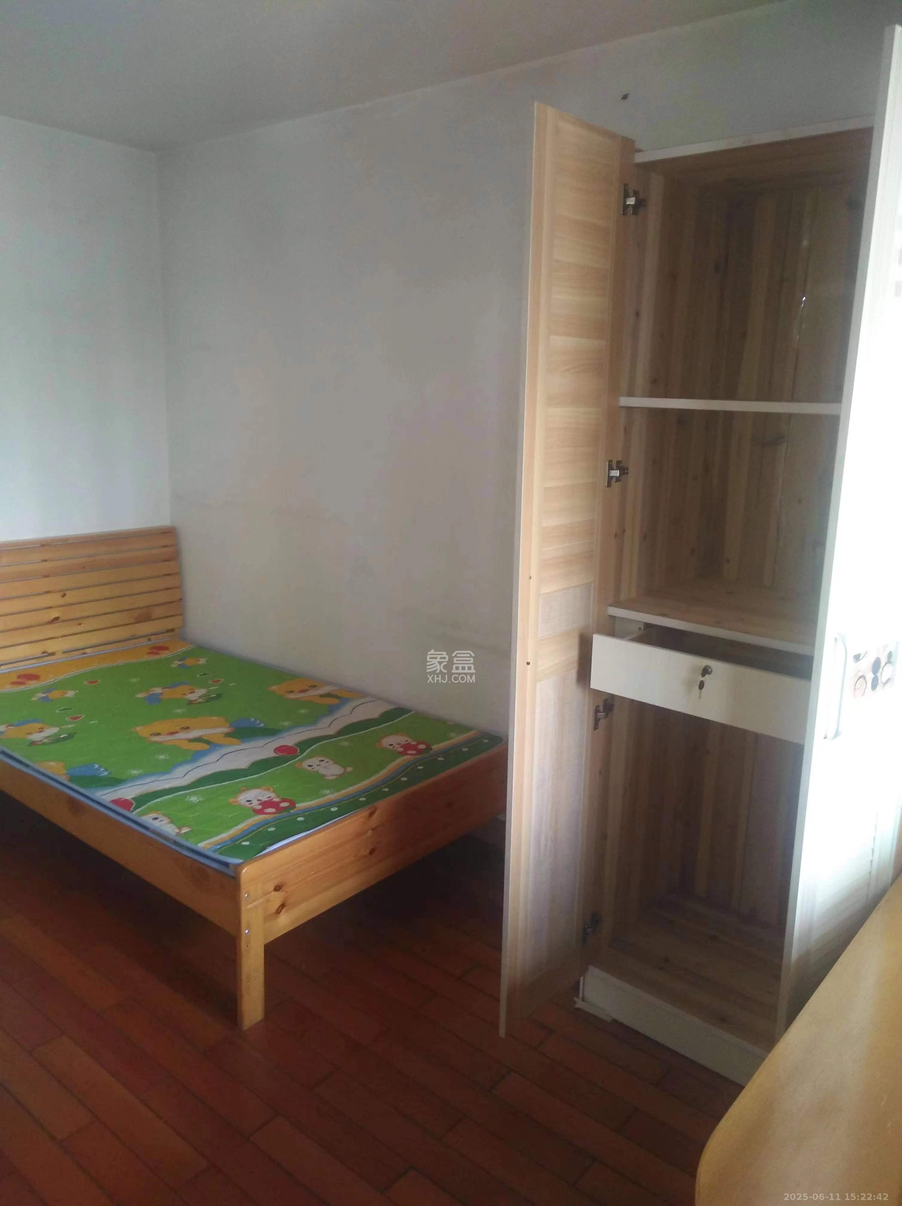 新闻出版局单位房 3室2厅2卫 3600.0元/月 新闻出版局单位房 3室2厅2卫 3600.0元/月室内图