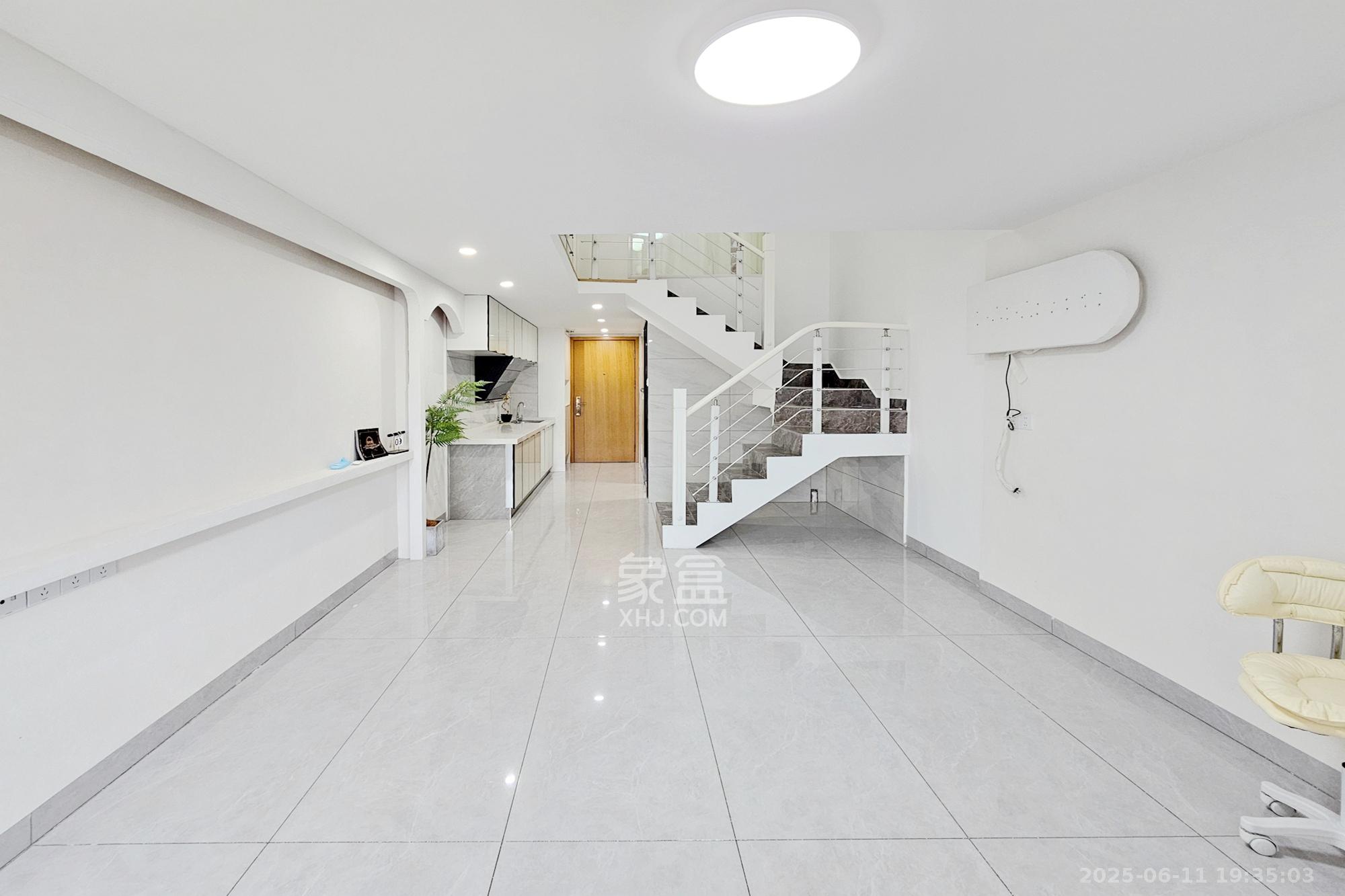 明昇壹城(明昇时代广场)三期 2室1厅1卫 58.0万 明昇壹城(明昇时代广场)三期 2室1厅1卫 58.0万客厅