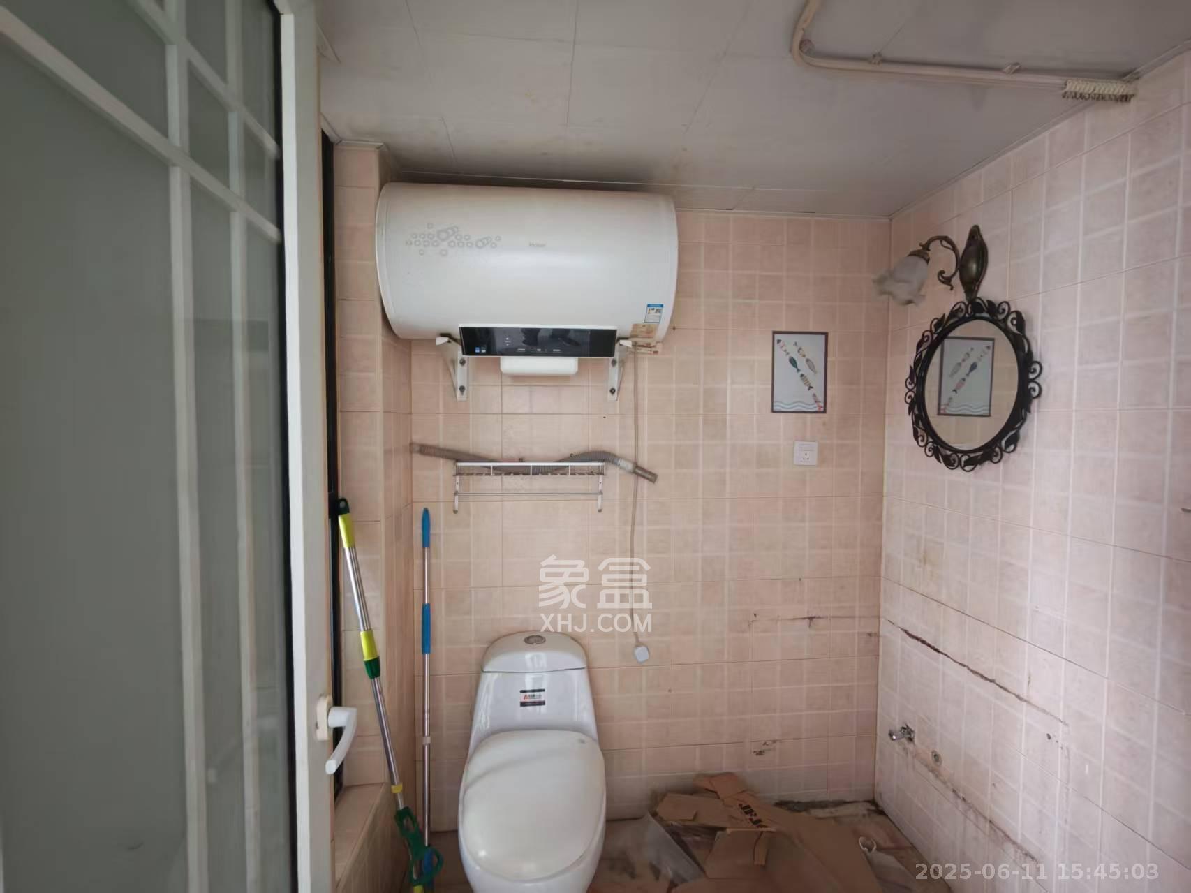 郡原广场 1室1厅1卫 2400.0元/月 郡原广场 1室1厅1卫 2400.0元/月室内图