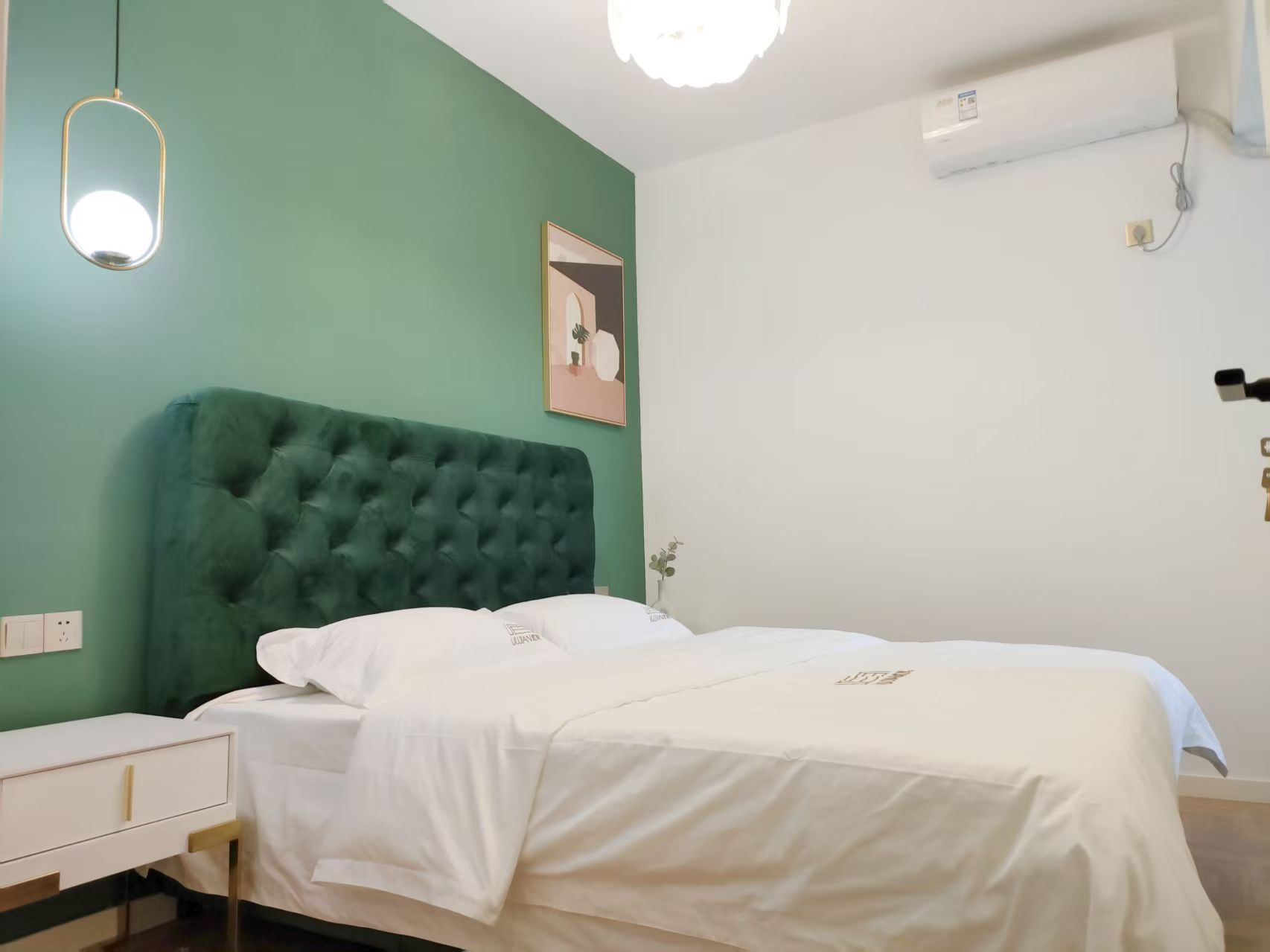 宁邦广场 3室2厅1卫 2000.0元/月 宁邦广场 3室2厅1卫 2000.0元/月室内图