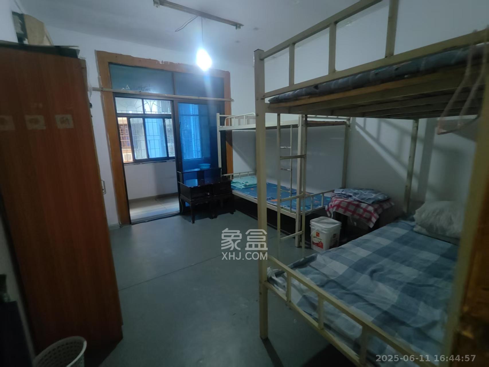 华达家园  3室2厅1卫   1800.00元/月室内图