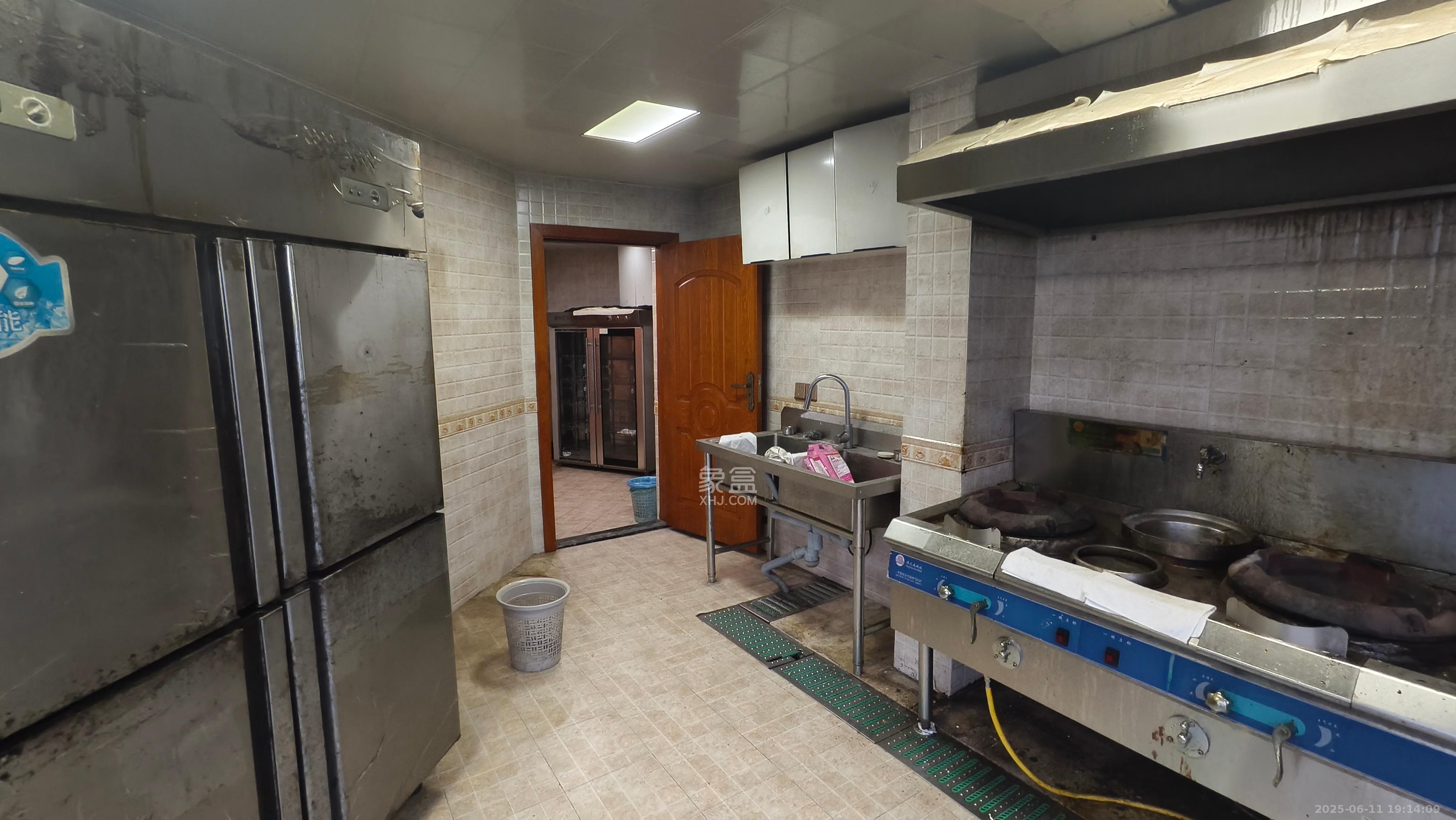 京武浪琴山一、二期 4室2厅1卫 4200.0元/月 京武浪琴山一、二期 4室2厅1卫 4200.0元/月室内图