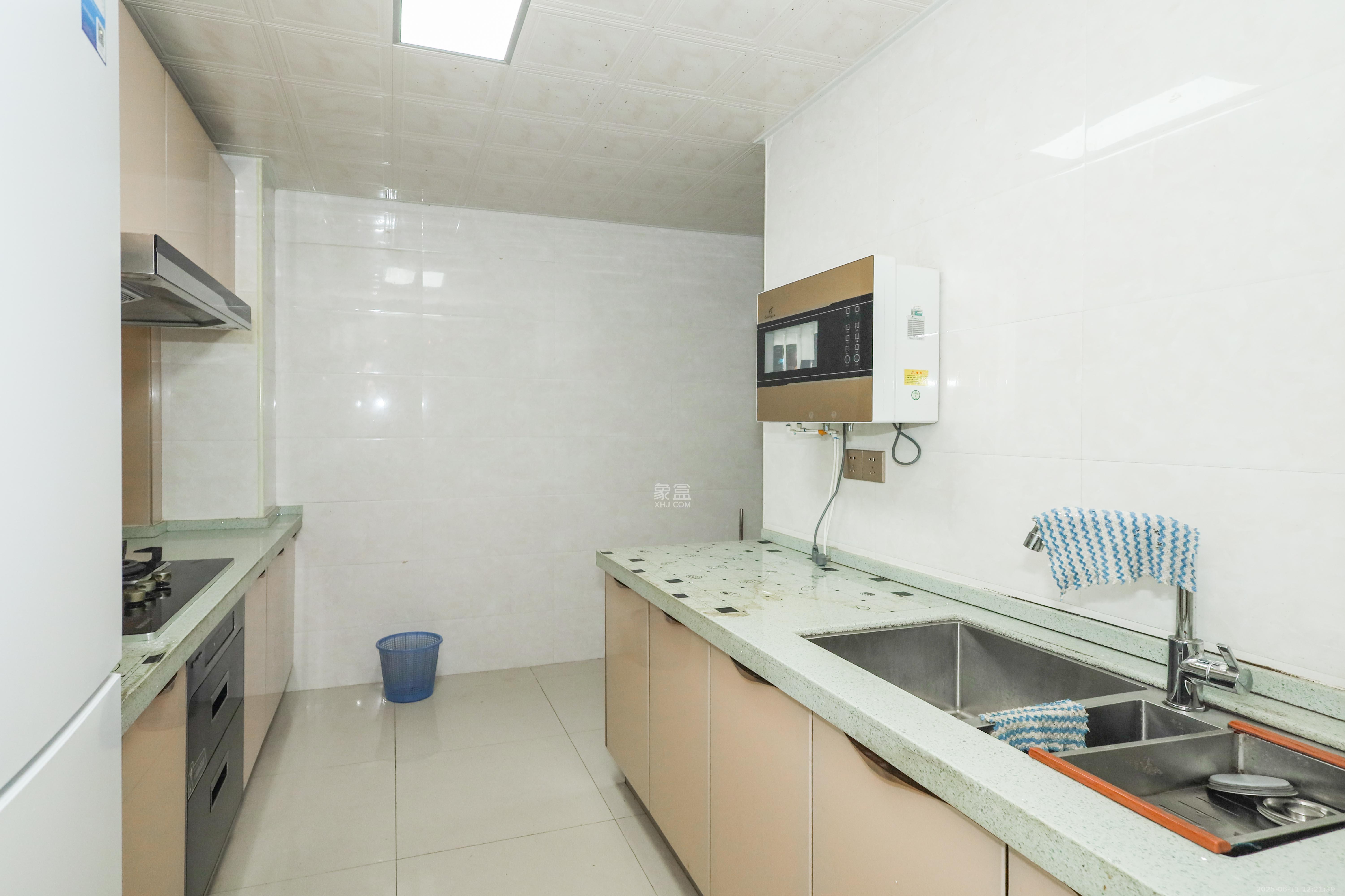 梅溪鑫苑名家  3室2厅1卫    99.8万 梅溪鑫苑名家  3室2厅1卫    99.8万厨房