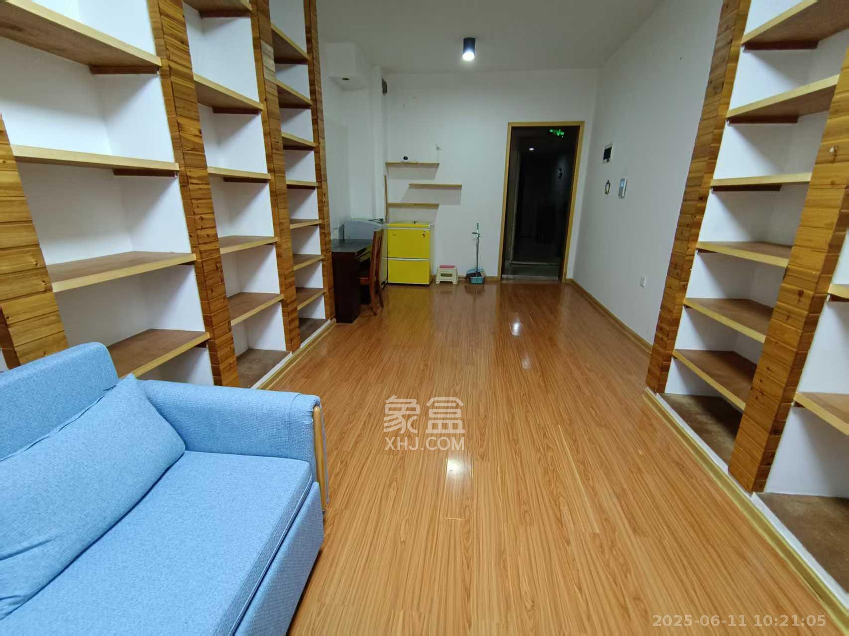 阳光100三期  1室1厅1卫   1400.00元/月室内图