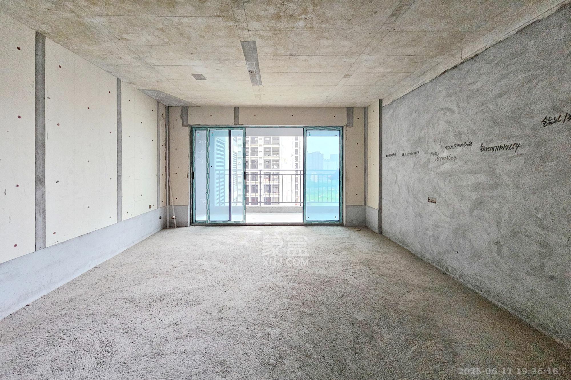 润和星河玥 4室2厅2卫 125.0万 润和星河玥 4室2厅2卫 125.0万客厅