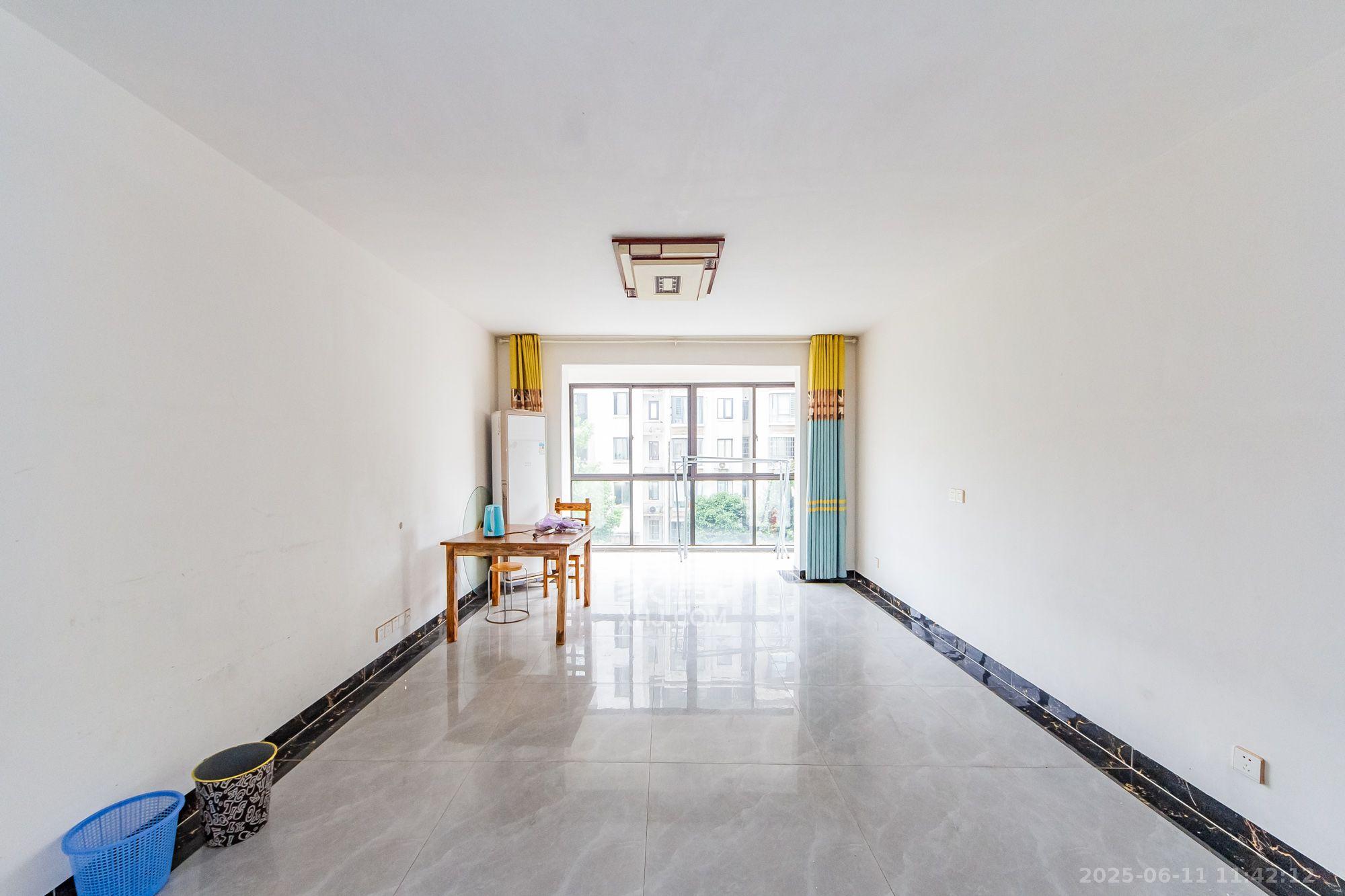 山语城一期 3室2厅2卫 2200.0元/月 山语城一期 3室2厅2卫 2200.0元/月室内图