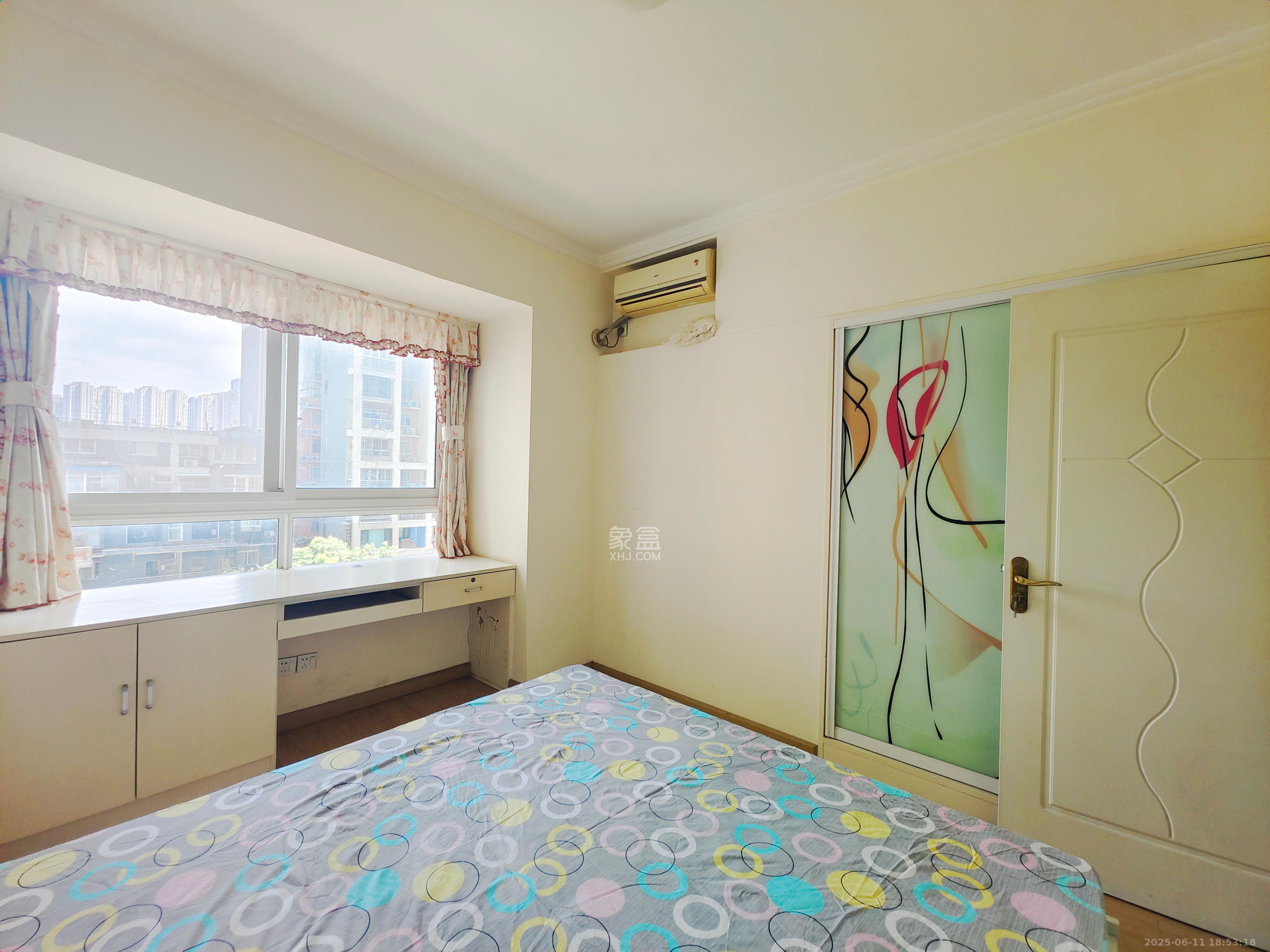 星蓝湾  3室2厅2卫    3100.0元/月室内图