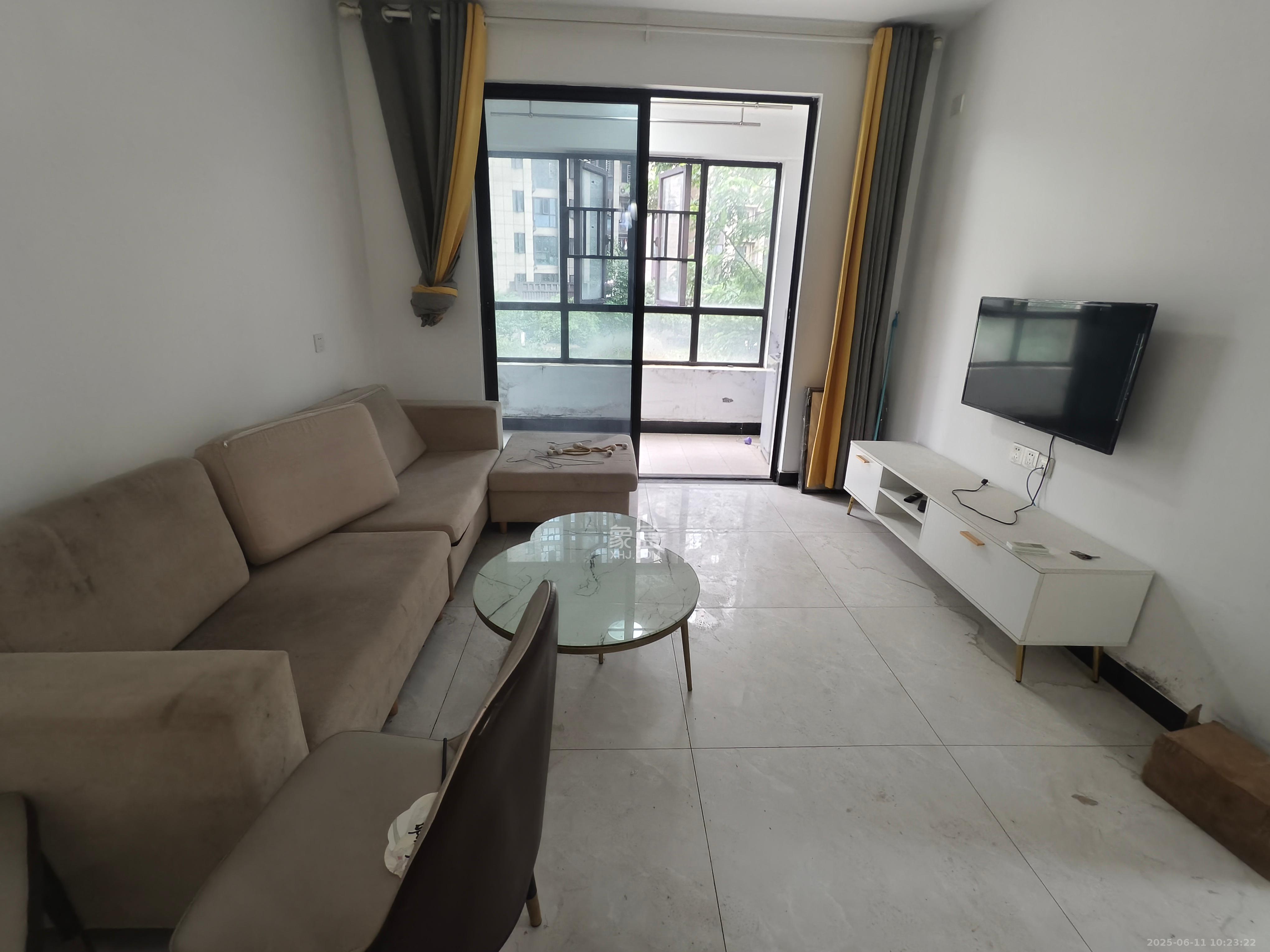 中国铁建梅溪青秀二期  3室2厅2卫    3000.0元/月