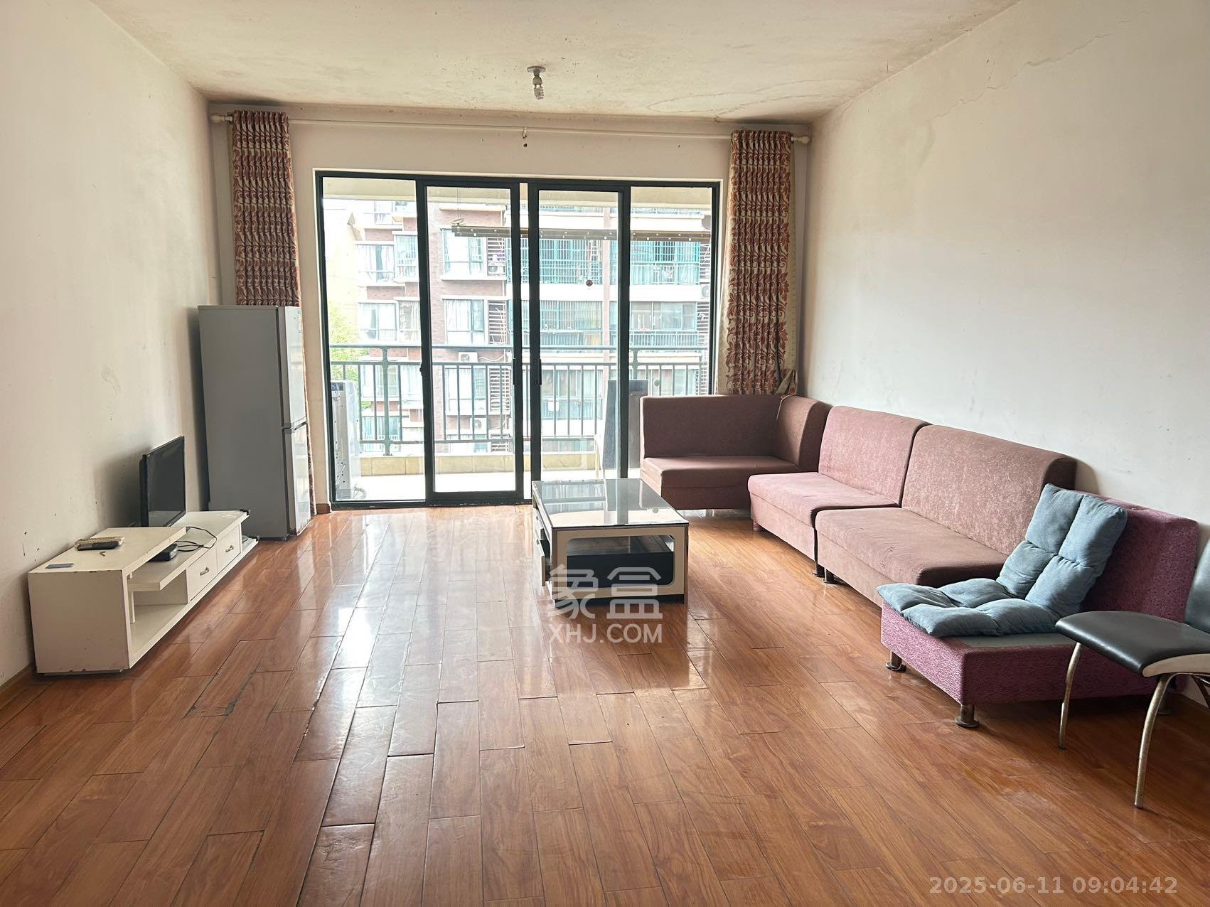 麓谷公馆(涉外国际公馆)  3室2厅1卫    2000.0元/月 麓谷公馆(涉外国际公馆)  3室2厅1卫    2000.0元/月