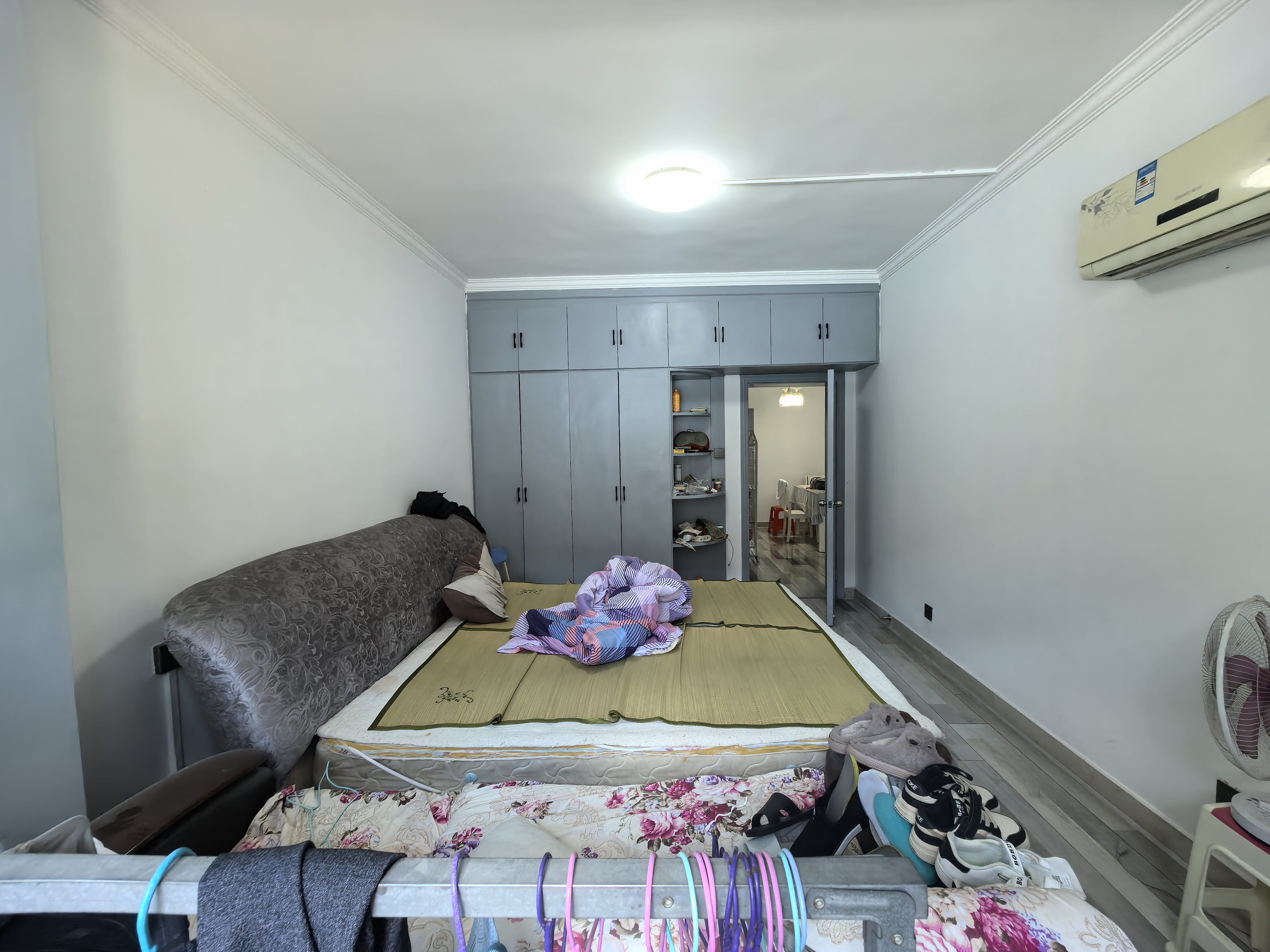 联建小区  3室2厅2卫   56.00万客厅