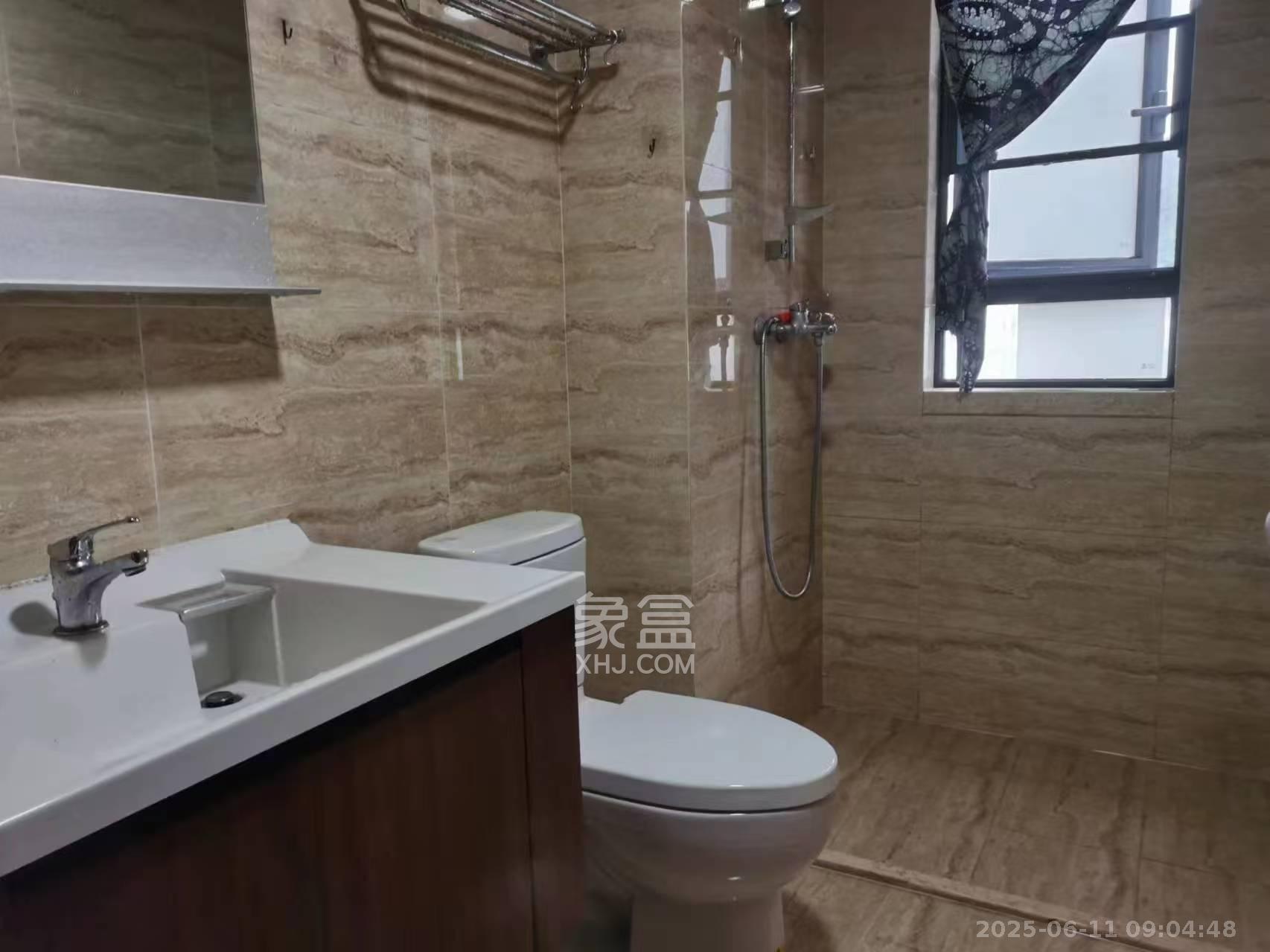 万科里梅溪郡  3室2厅2卫   3000.00元/月室内图