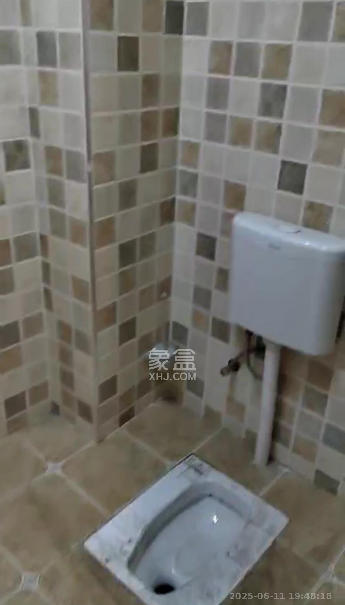 保利麓谷林语F区  3室2厅1卫   2500.00元/月室内图