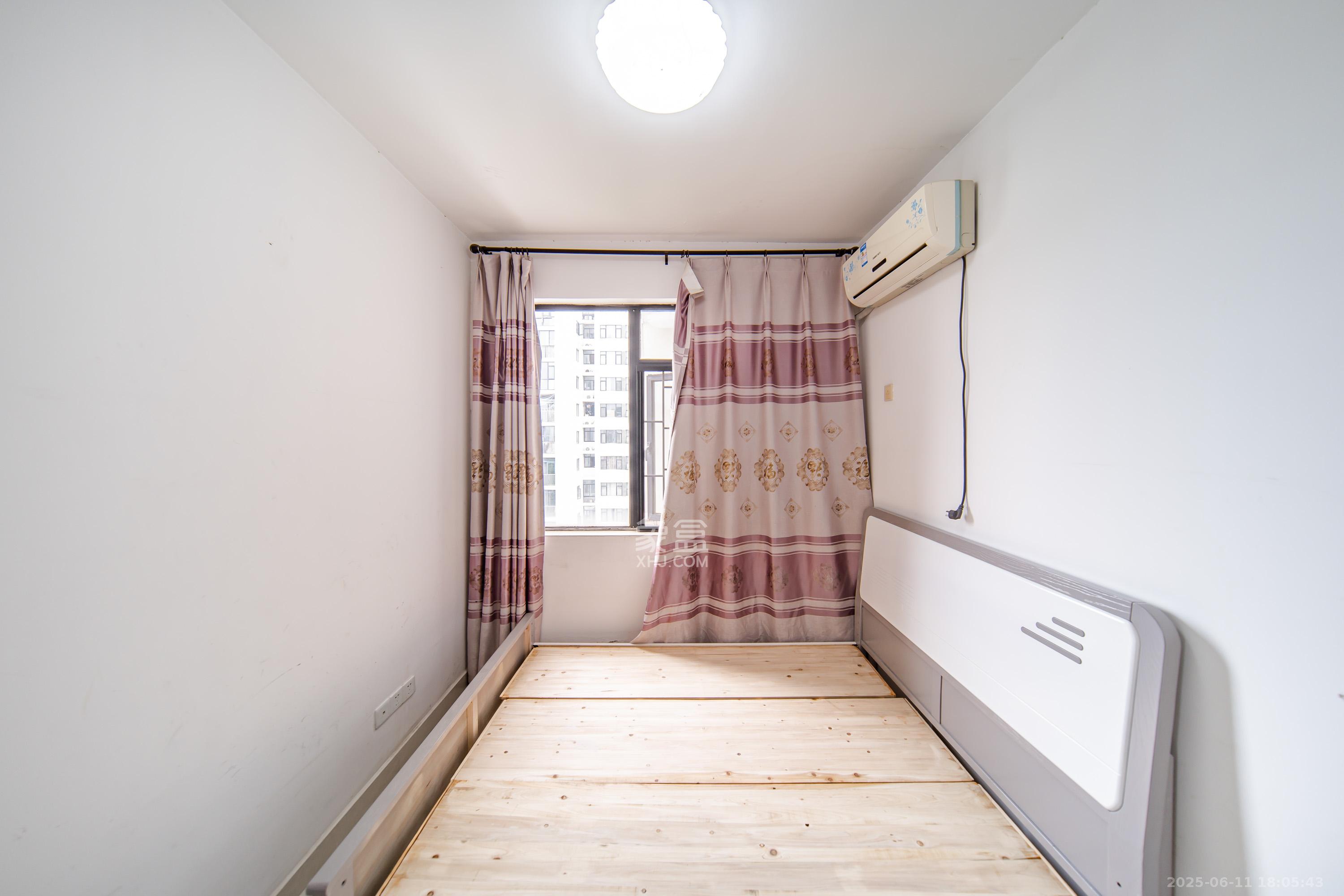 阳光100三期 2室2厅1卫 79.0万 阳光100三期 2室2厅1卫 79.0万卧室