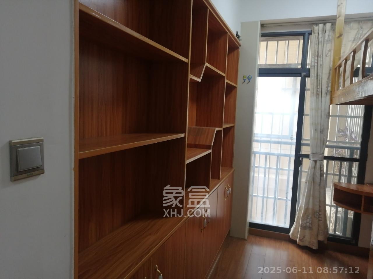 中悦领秀城  3室2厅1卫   1500.00元/月室内图
