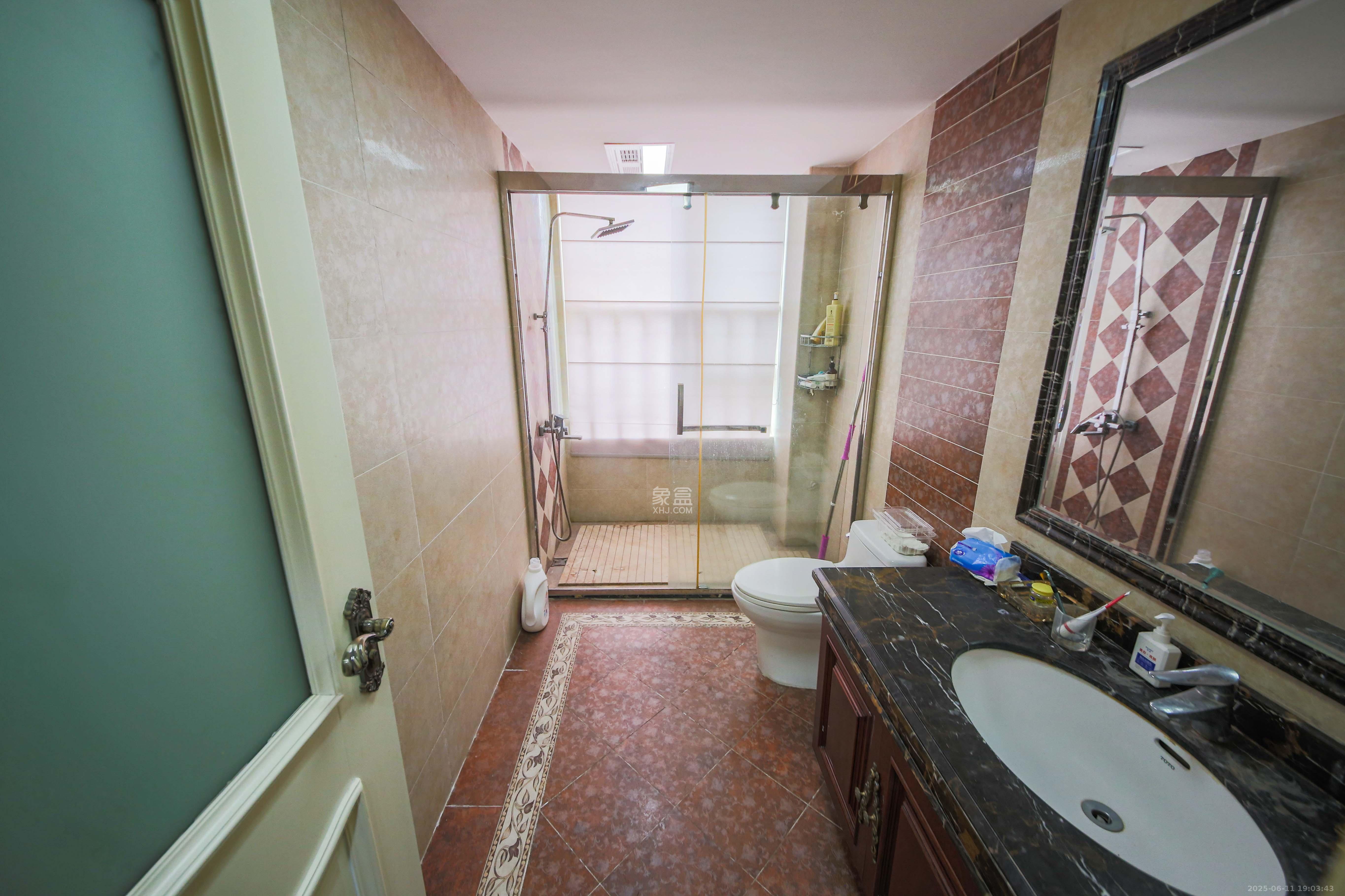 博林金谷 4室2厅2卫 278.0万 博林金谷 4室2厅2卫 278.0万卫生间