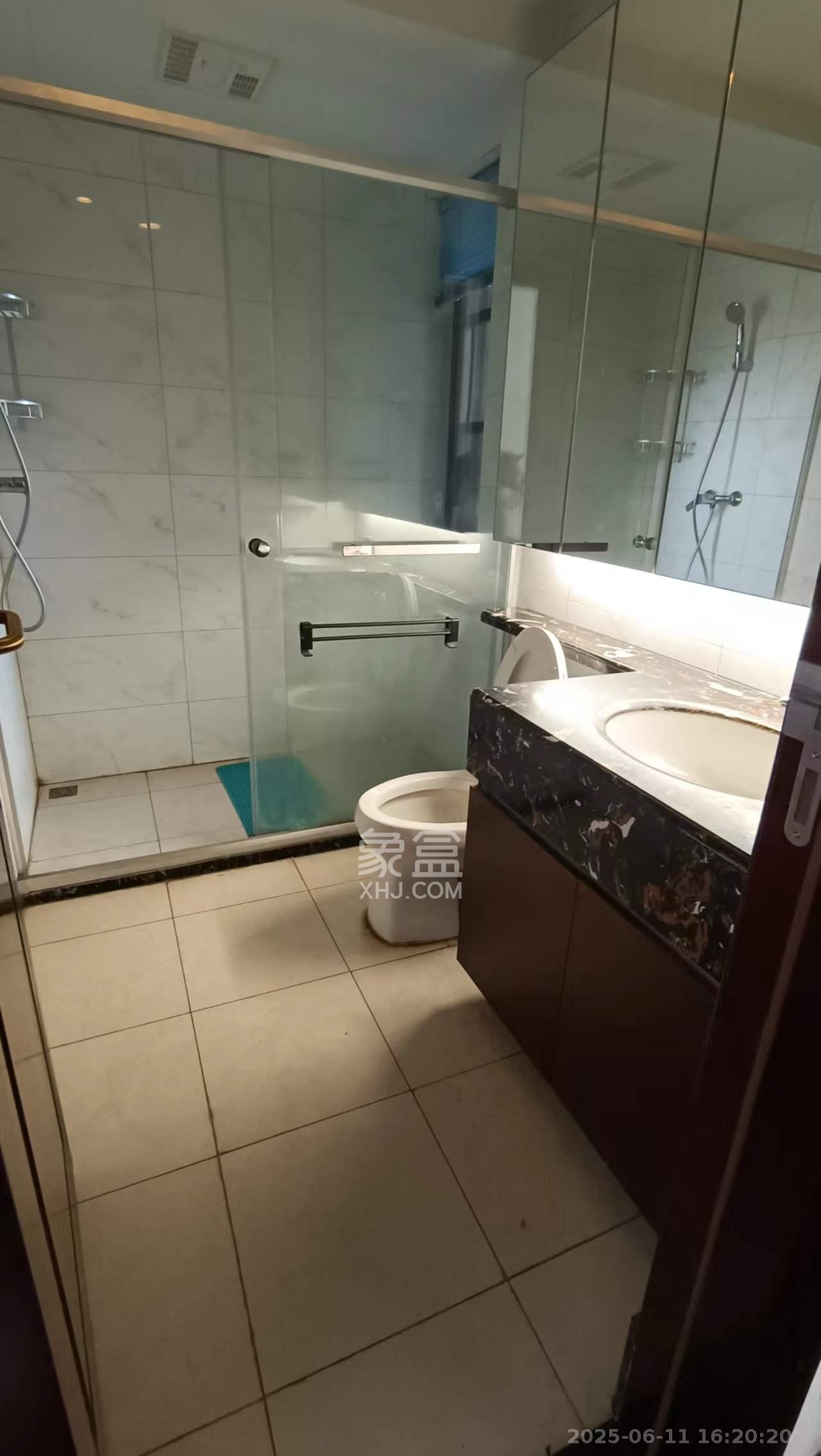 恒大御景天下城一期  3室2厅2卫    2500.0元/月室内图