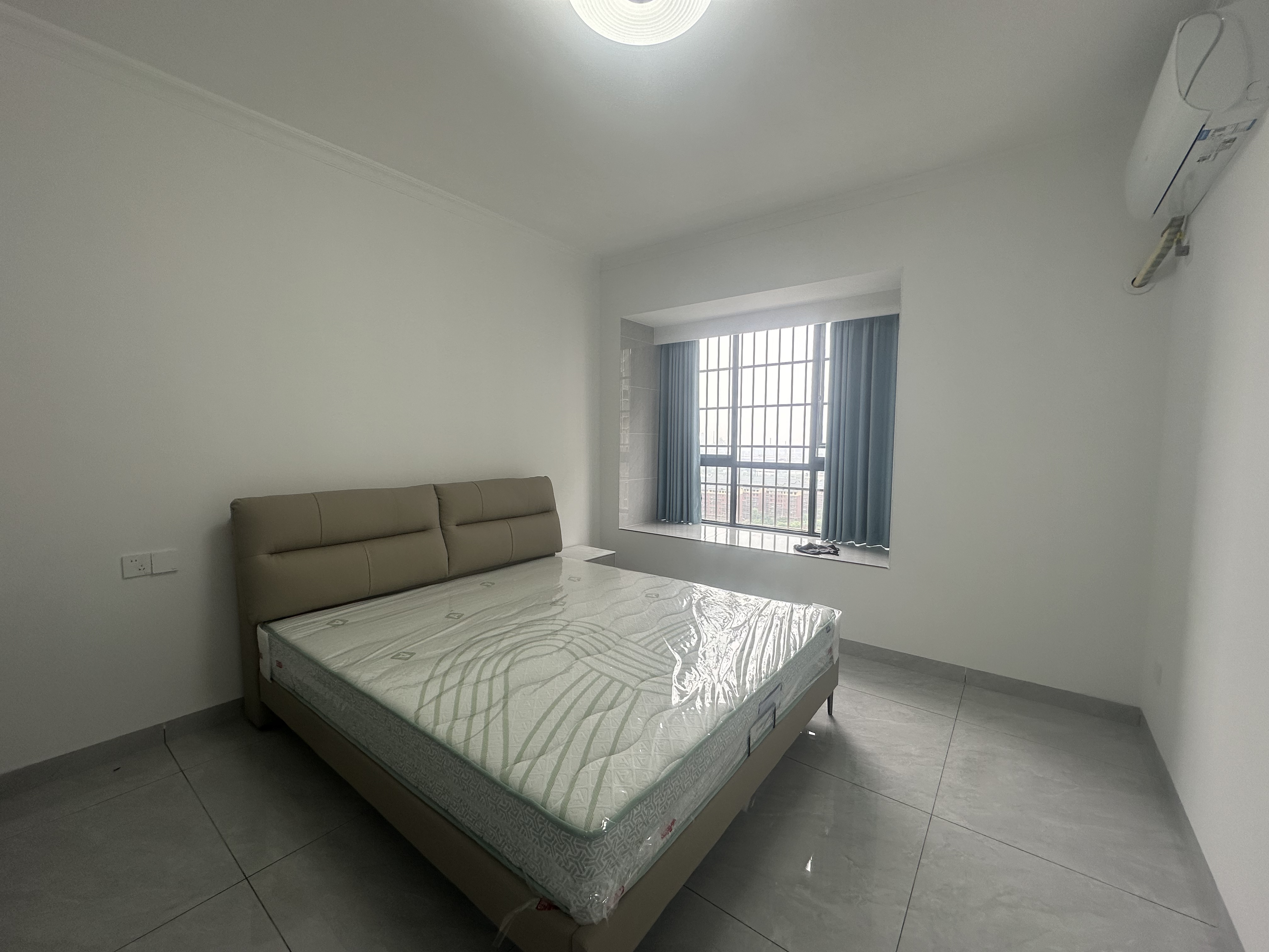 互助小区电梯房 3室2厅2卫 2000.0元/月 互助小区电梯房 3室2厅2卫 2000.0元/月室内图