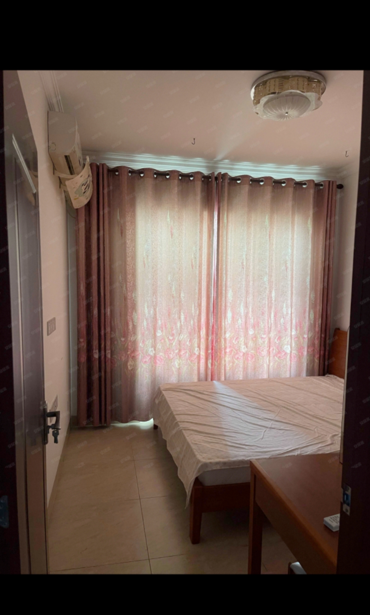 正大豪庭 2室2厅1卫 140.0万 正大豪庭 2室2厅1卫 140.0万客厅