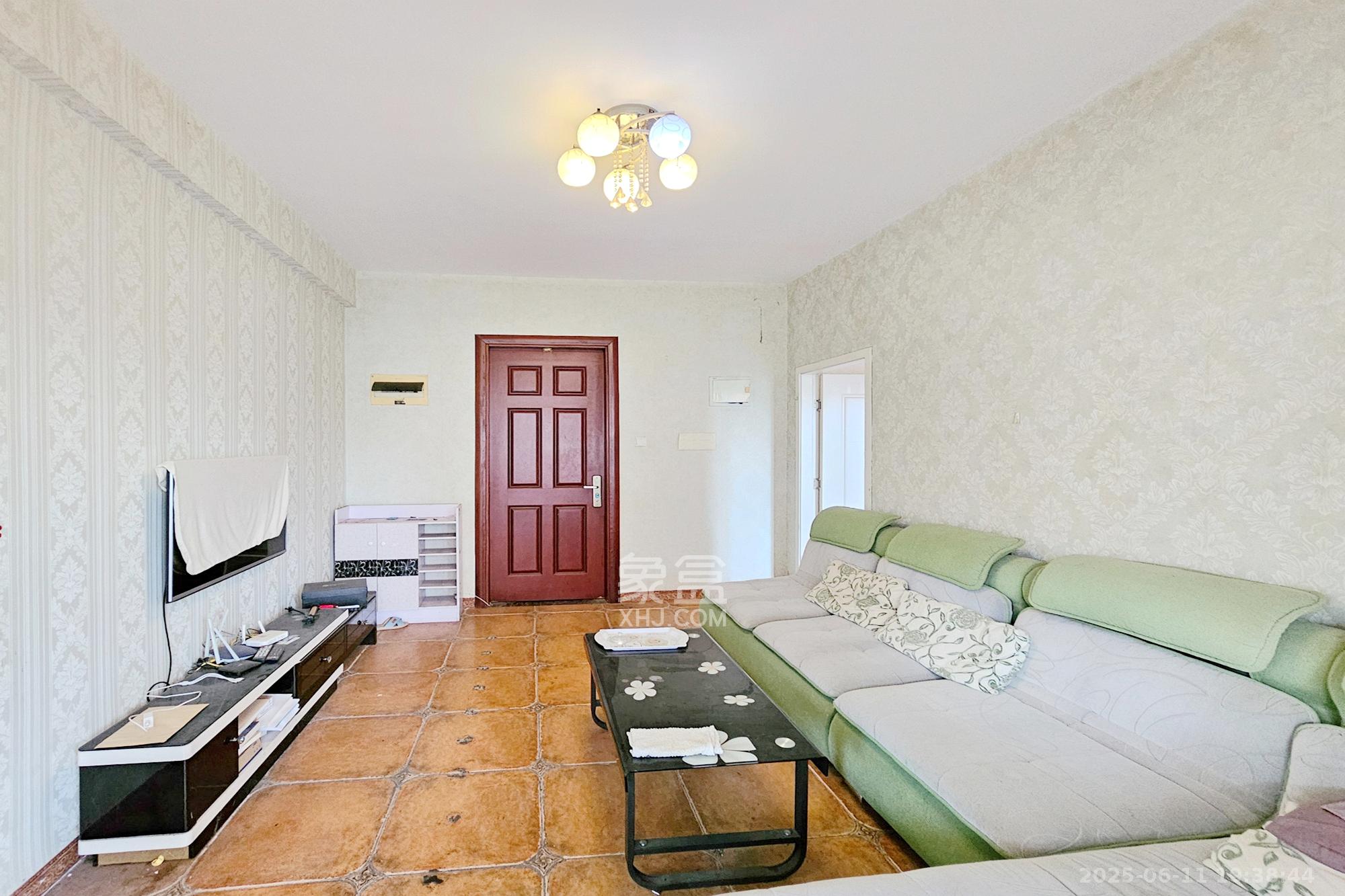 绿城桂花城  1室1厅1卫    65.0万 绿城桂花城  1室1厅1卫    65.0万客厅