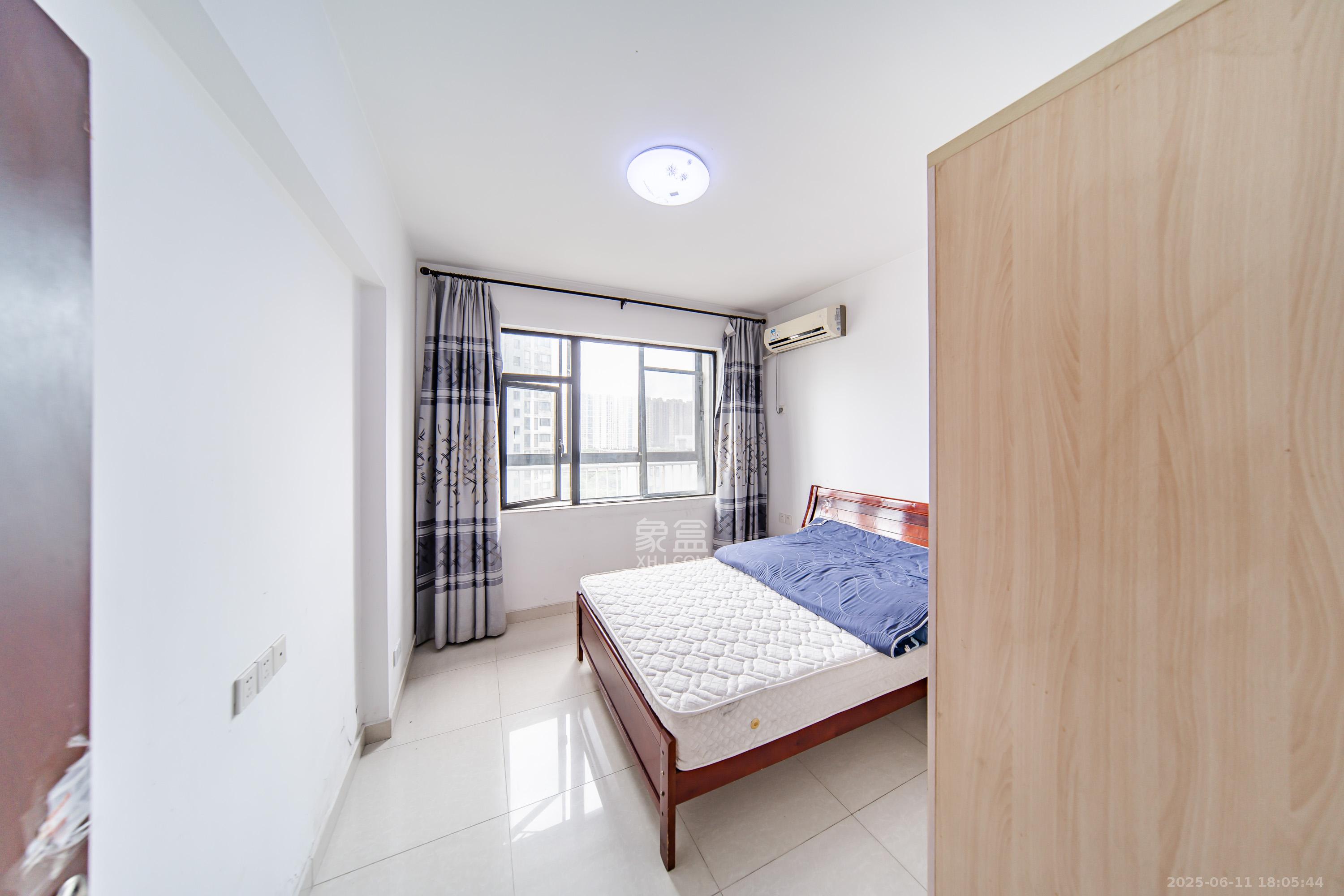 阳光100三期 2室2厅1卫 79.0万 阳光100三期 2室2厅1卫 79.0万卧室