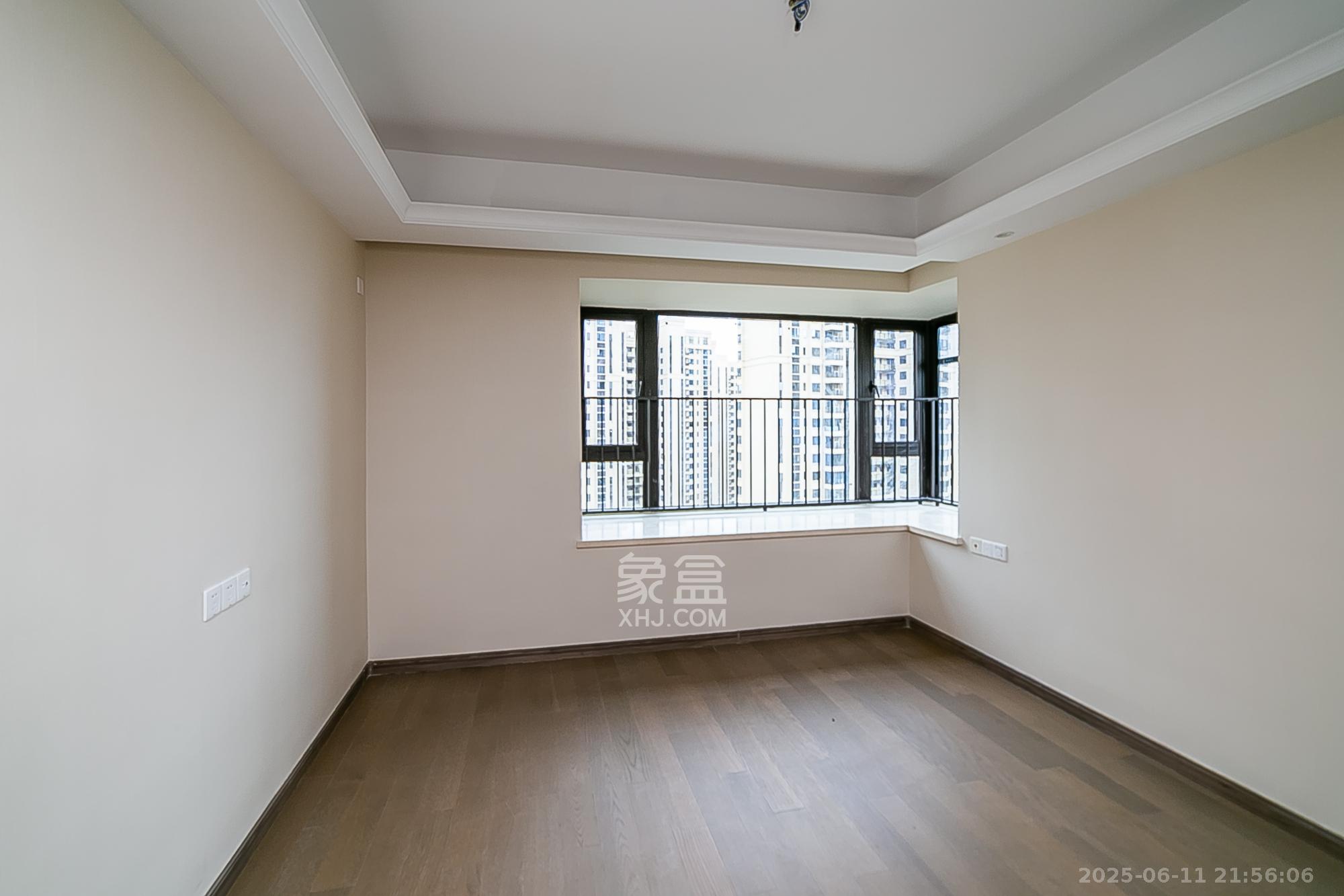 新力铂园(江山云著) 4室2厅2卫 222.0万 新力铂园(江山云著) 4室2厅2卫 222.0万卧室