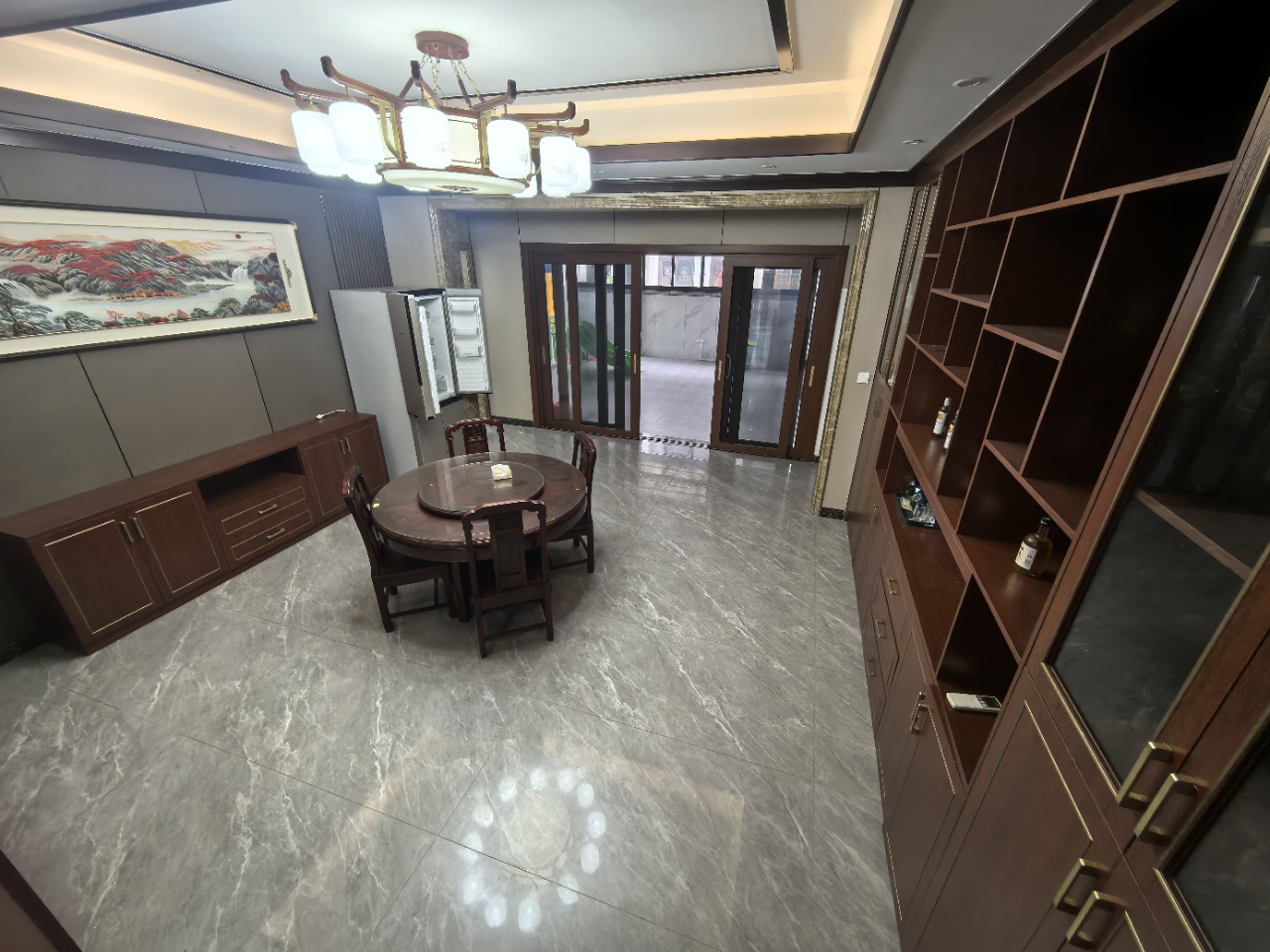 荣域 6室2厅4卫 593.0万 荣域 6室2厅4卫 593.0万室内图